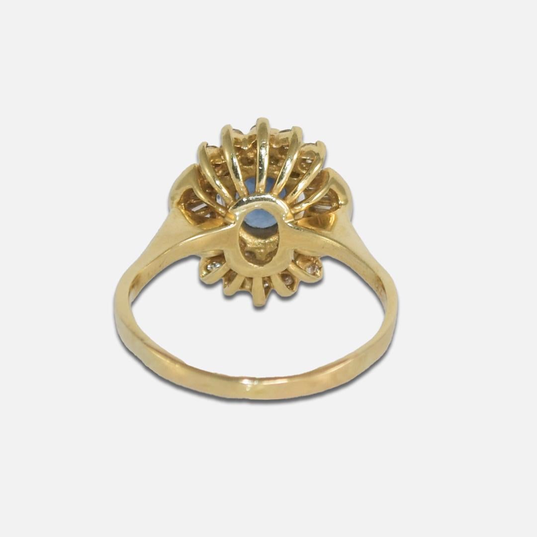 Ring aus 14 Karat Gelbgold mit Saphir und Diamant im Zustand „Hervorragend“ in Laguna Beach, CA