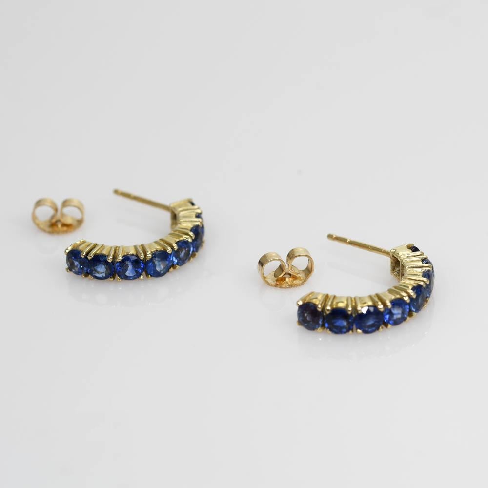 14k Yellow Gold Sapphire Earrings, 1.60TCW, 2.8g In Excellent Condition For Sale In Laguna Beach, CA