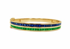Brazalete de oro amarillo de 14 quilates con zafiro y esmeralda de 4,50 quilates Brazalete moderno de tamaño 2,4