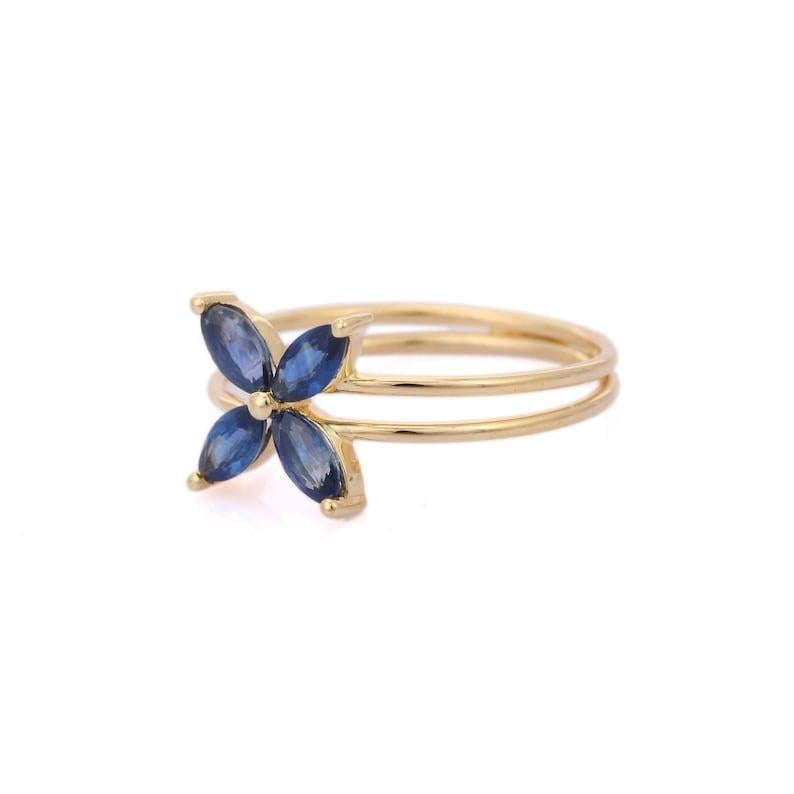 Modern 14k Solid Yellow Gold Minimal Blue Sapphire Flower Ring For Sale
