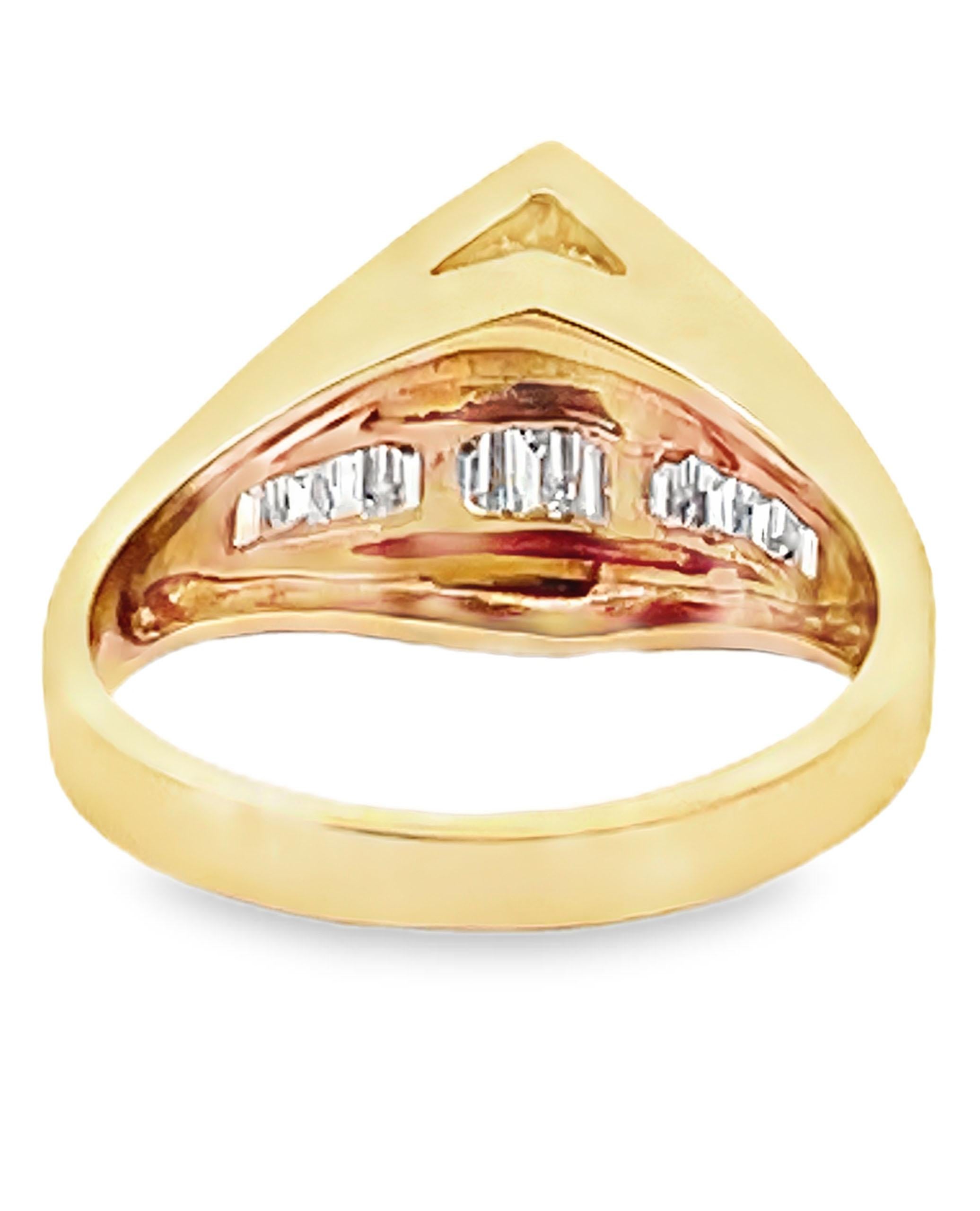 Contemporain Bague en or jaune 14 carats saphir avec diamants en vente