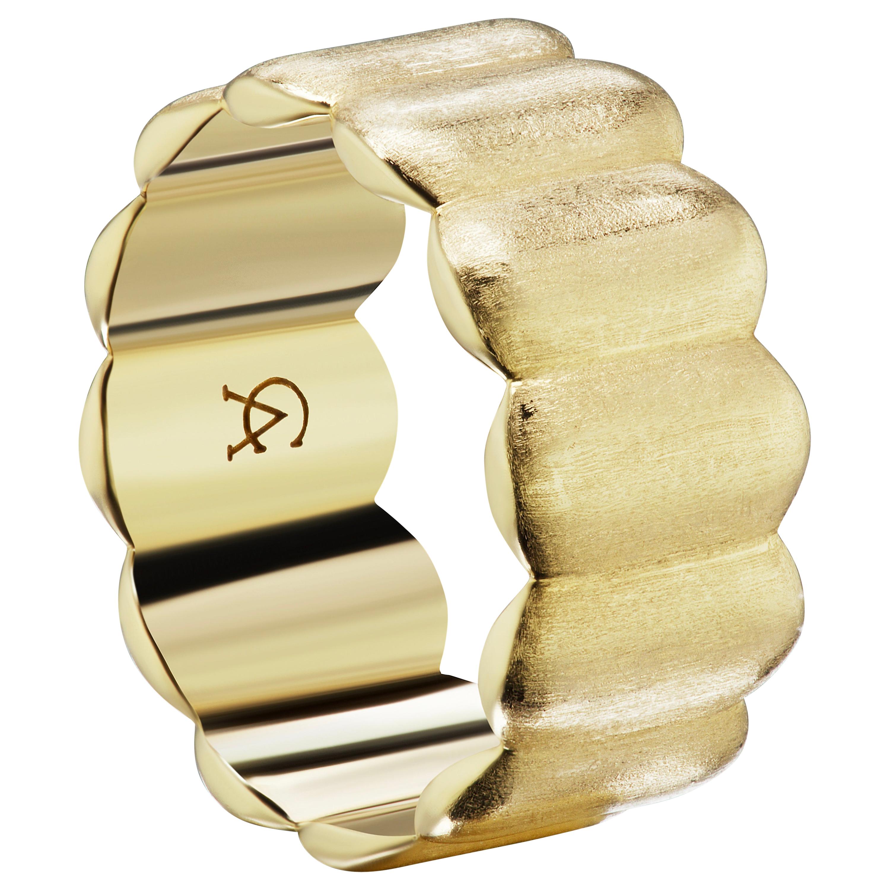 14 Karat Yellow Gold Scallop Cigar Band with Signature Brushed Finish For Sale