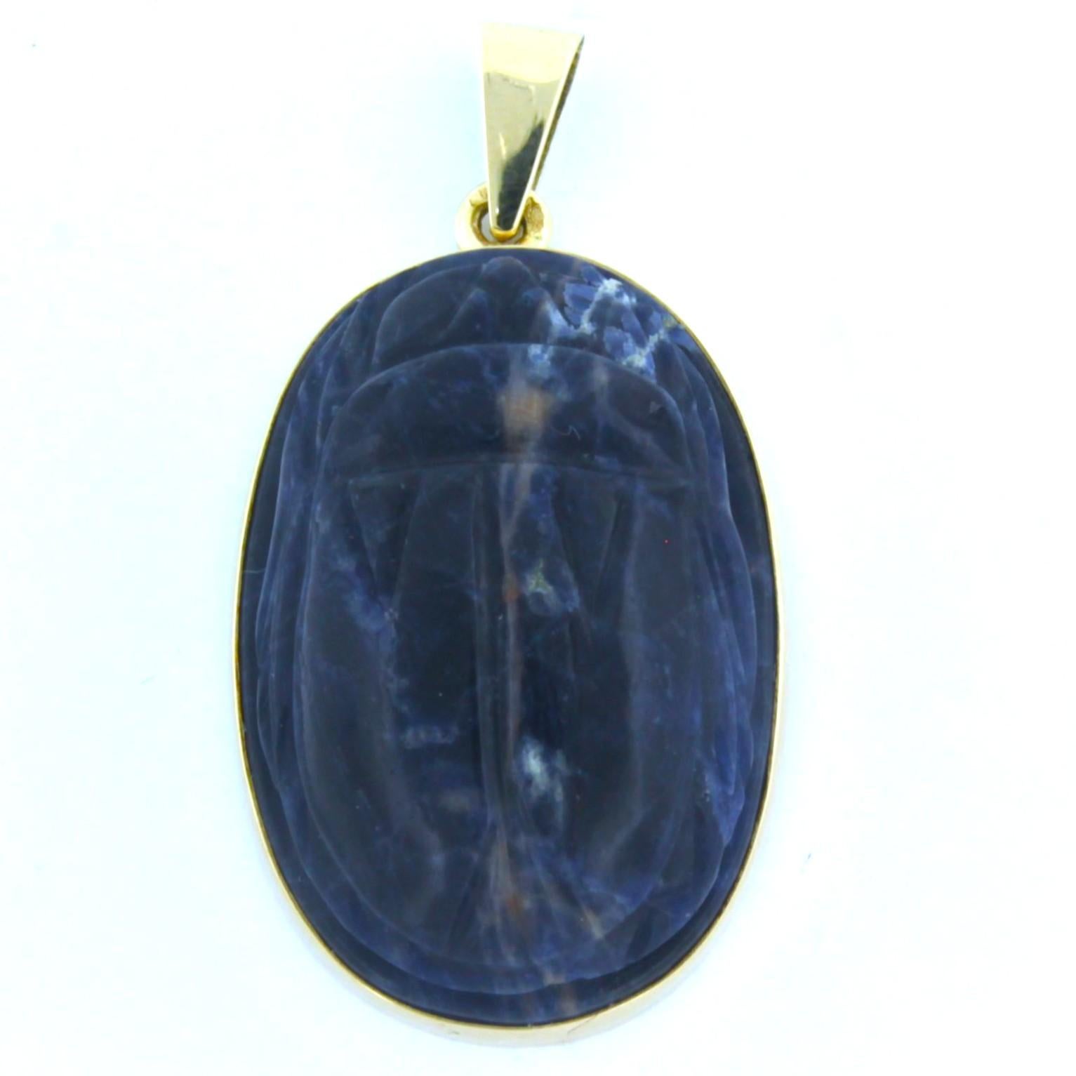 Néo-égyptien Pendentif scarabée en or jaune 14 carats serti de labradorite - 10,2 grammes en vente