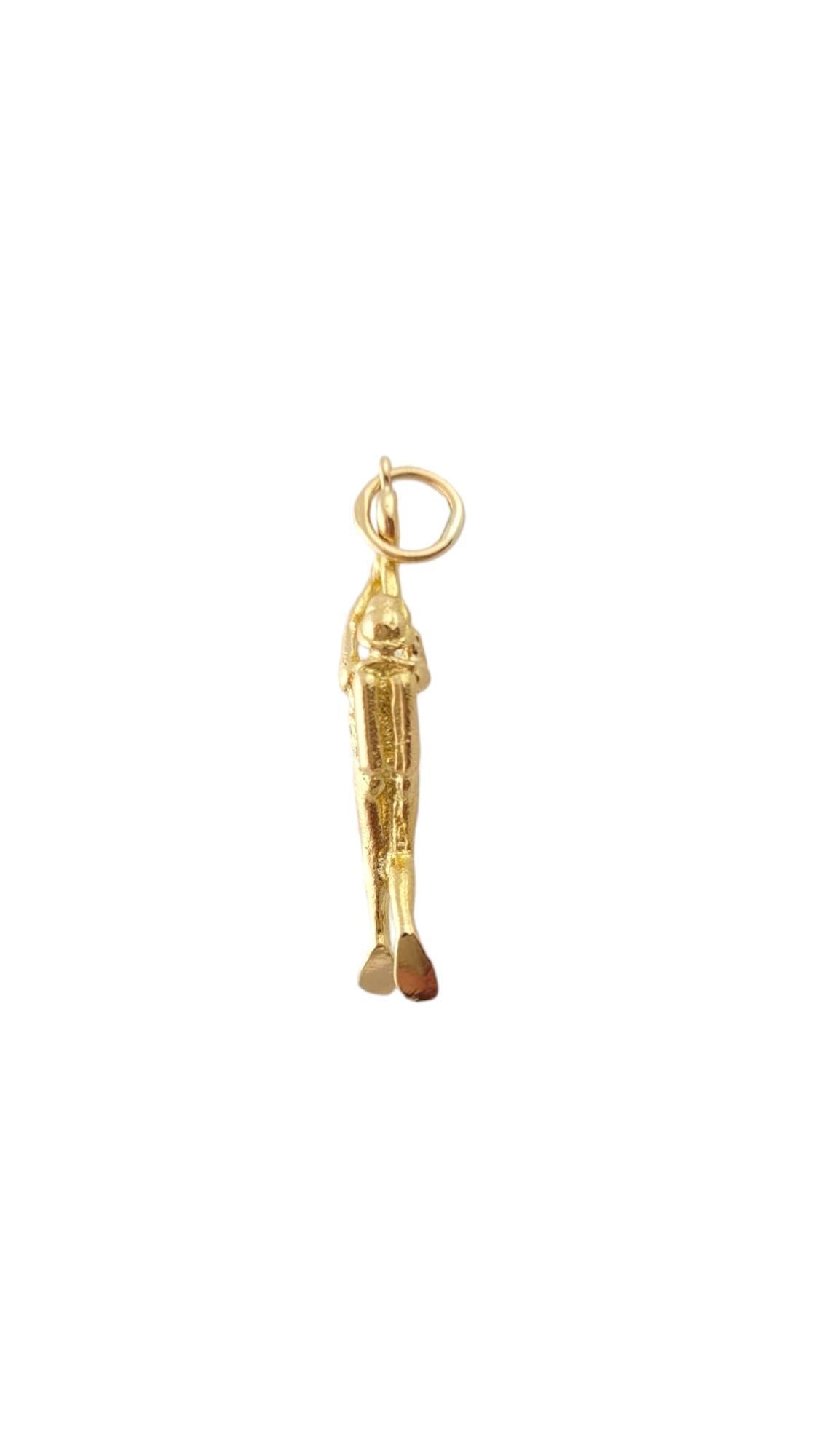 Vintage 14K Yellow Gold Scuba Diver Charm

3D charm of scuba diver in 14 karat yellow gold.

Hallmark: 14KT

Weight: 2.27 g/ 1.46 dwt.

Measurements: 28.54 mm X 4.98 mm

Very good condition, professionally polished.

Will come packaged in a gift box