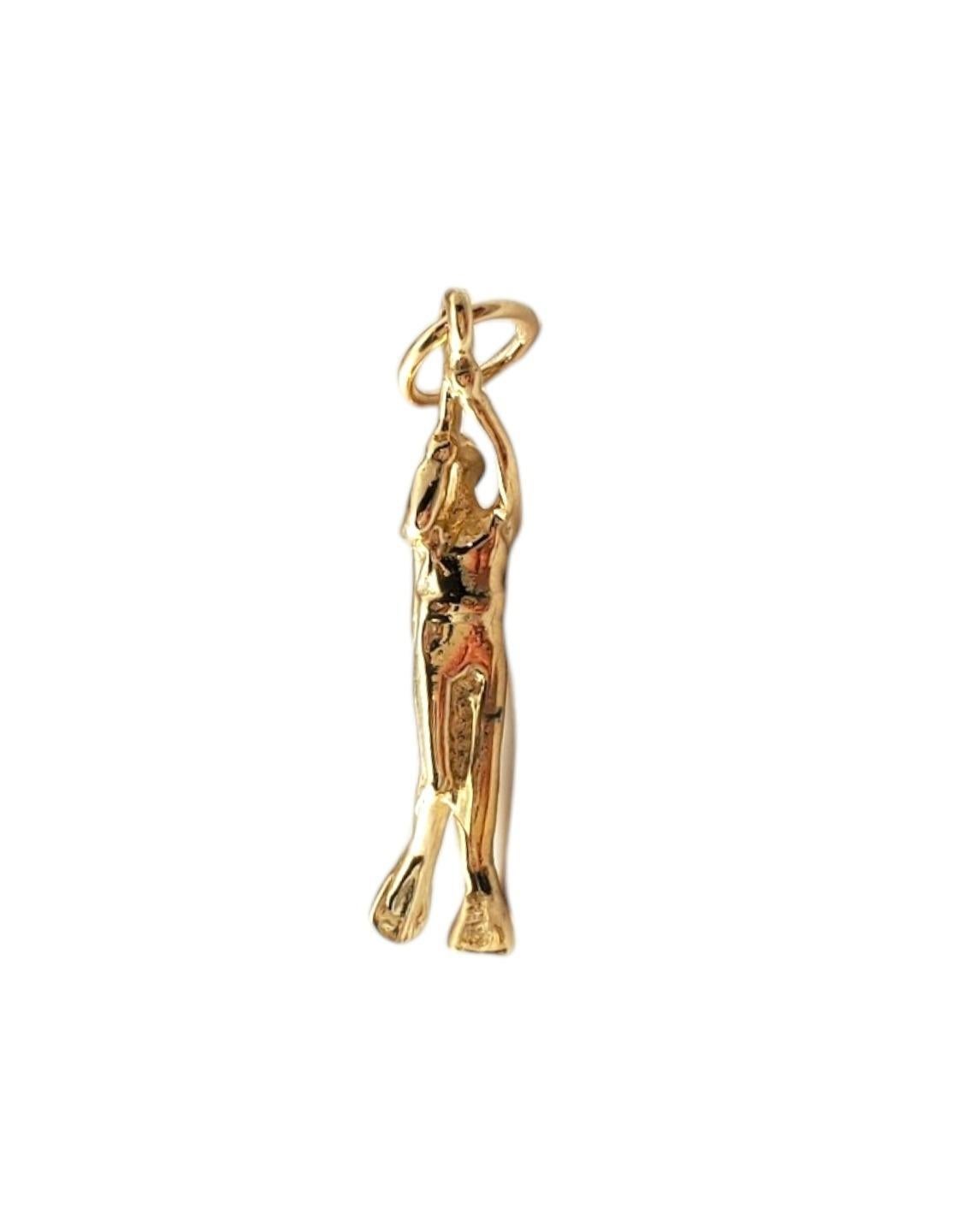 14K Yellow Gold Scuba Diver Charm 

Dive into charm with this 14K yellow gold scuba diver charm!

Size: 25.3mm X 7.3mm X 3.6mm

Weight: 1.1dwt. / 1.7 gr.

Marked: 14K

Very good condition, professionally polished.
Will come packaged in a gift box or