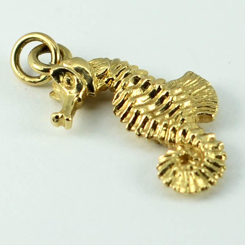 14 Karat Yellow Gold Seahorse Charm Pendant 2