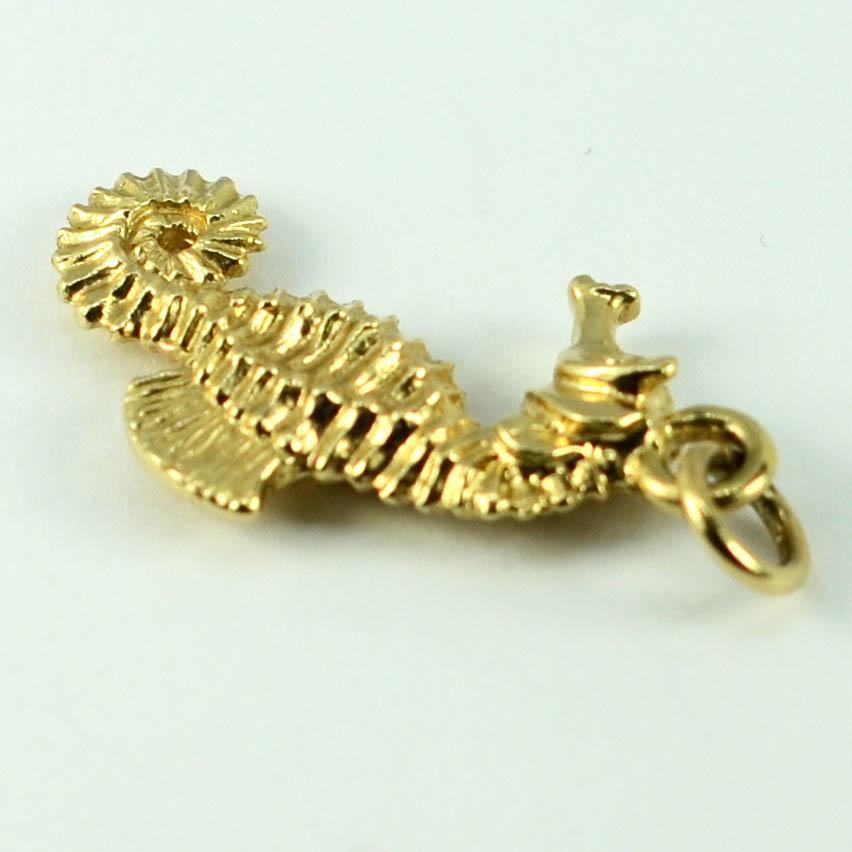 14 Karat Yellow Gold Seahorse Charm Pendant 3