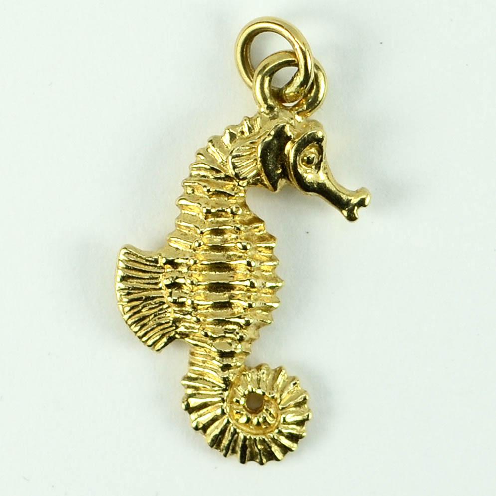 14 Karat Yellow Gold Seahorse Charm Pendant 5
