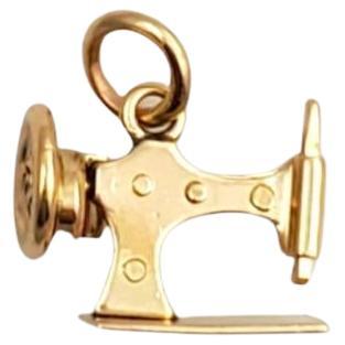 14K Yellow Gold Sewing Machine Charm #16015 For Sale