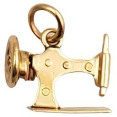 Used 14K Yellow Gold Sewing Machine Charm #16015