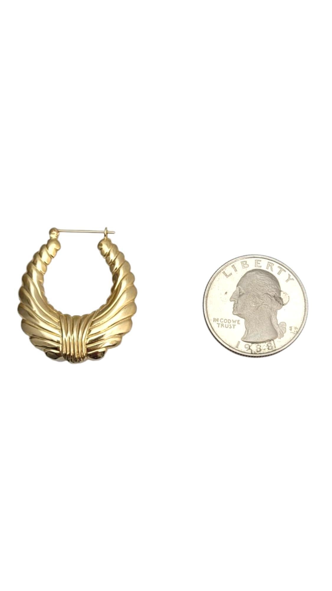 Orecchini a cerchio con gamberetti in oro giallo 14K #21645 in vendita 1