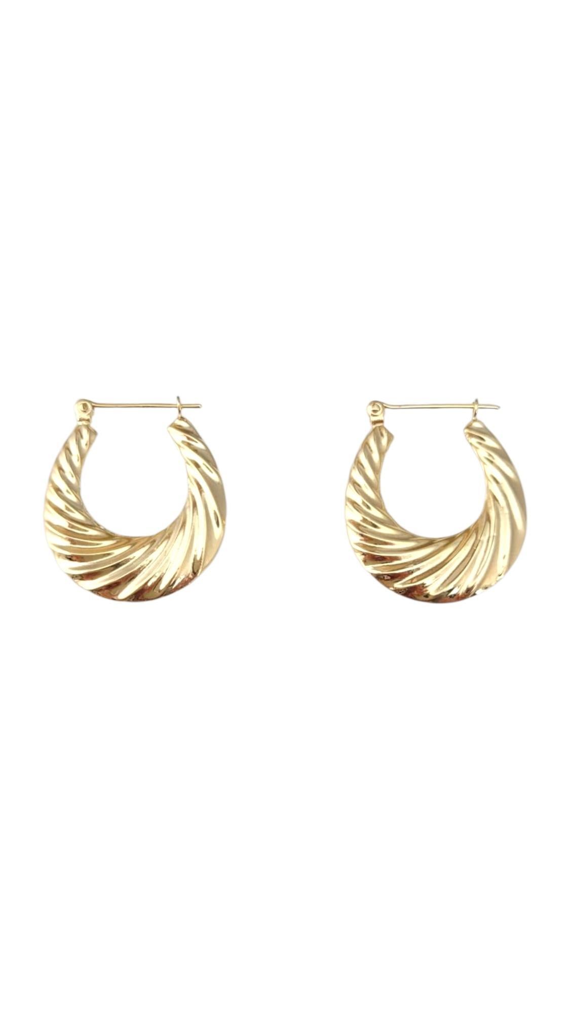14K Yellow Gold Shrimp Hoop Earrings #21736 In Good Condition For Sale In Washington Depot, CT