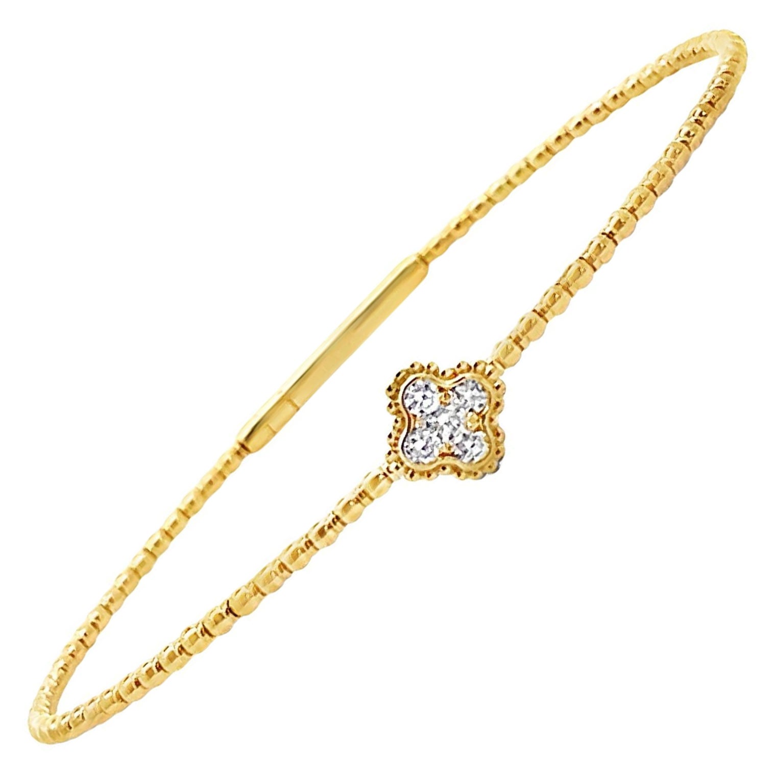 14K Yellow Gold Single Station Quatrefoil Bangle Bracelet with Diamonds 0.20 Ct For Sale