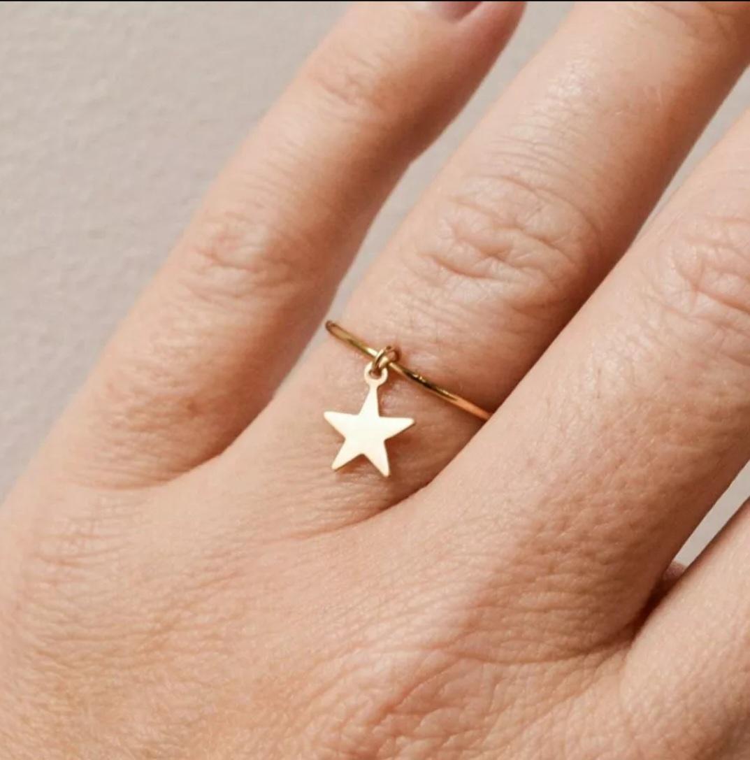 14k Yellow Gold Skinny Star Ring Band Celestial Birthday Gift For Love

Total Carat Weight
0.24 ctw & Under
Metal
Yellow Gold
Band Width
1.20 mm
Material
14k Solid Gold
Ring Size
7
Metal Purity
14k
Shape
Star



A P P R O X T I M E

All items are