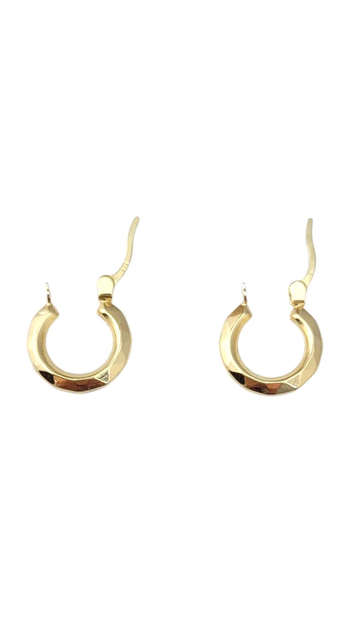 Pendientes de aro pequeños de oro amarillo de 14 quilates #21658 en Bueno estado para la venta en Washington Depot, CT