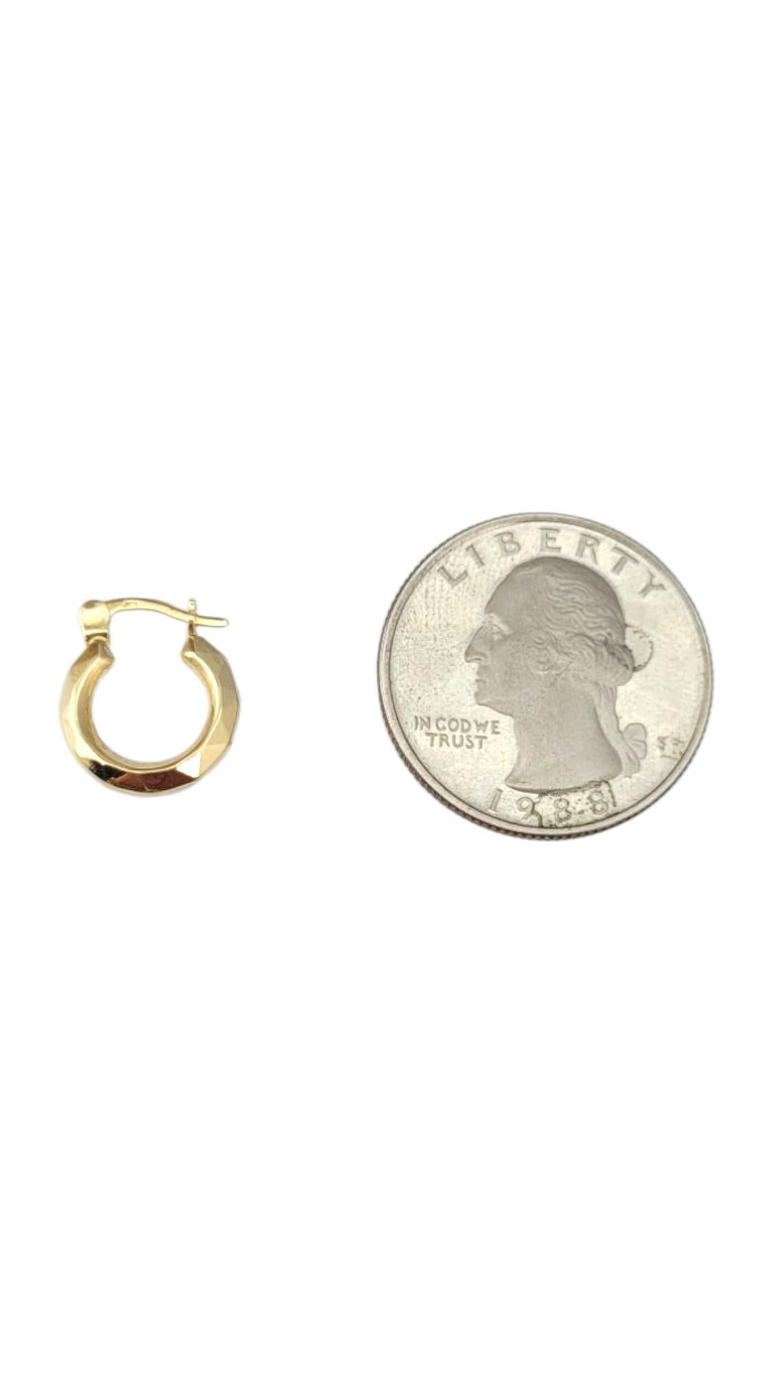 Pendientes de aro pequeños de oro amarillo de 14 quilates #21658 en venta 1