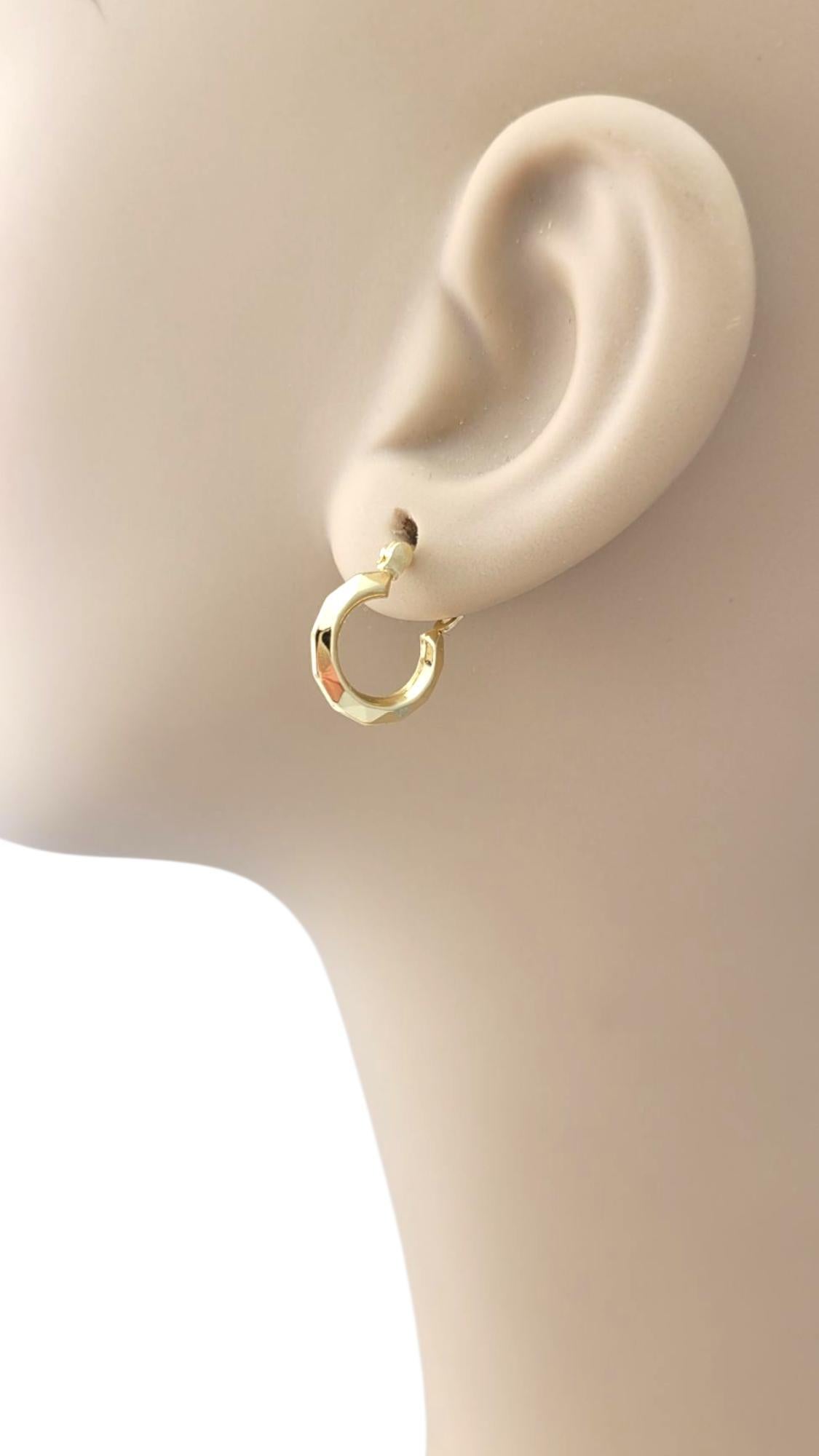 Pendientes de aro pequeños de oro amarillo de 14 quilates #21658 en venta 2