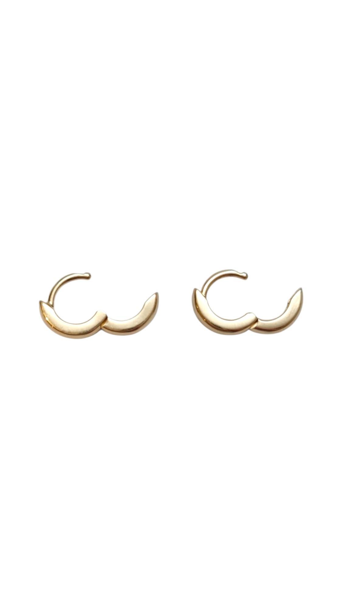 14K Yellow Gold Small Hoop Earrings

This piece features huggie hoop earrings meticulously designed in 14K yellow gold. Timeless, lightweight, and perfect for everyday wear, they offer just the right amount of shine to elevate your style