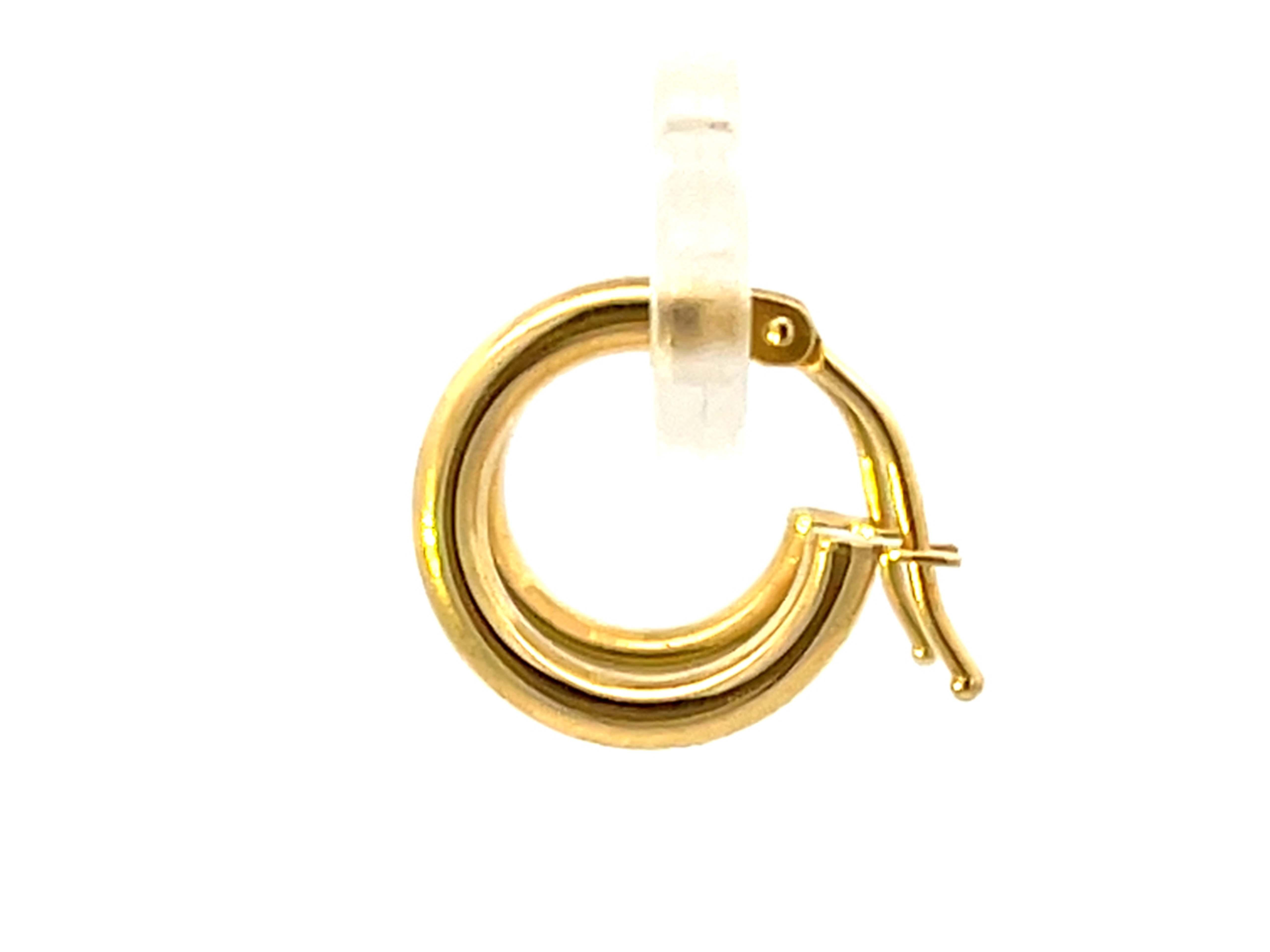 Orecchini a cerchio piccoli in oro giallo 14K con spessore di 2 mm e diametro di 15,5 mm in vendita 1
