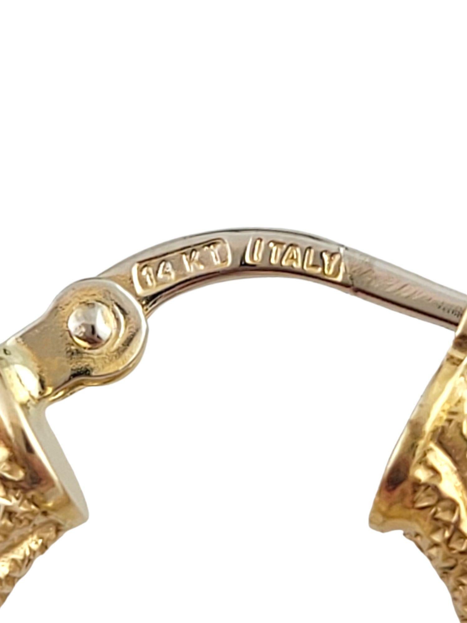 14K Gelbgold Kleine strukturierte Creolen #14797 1