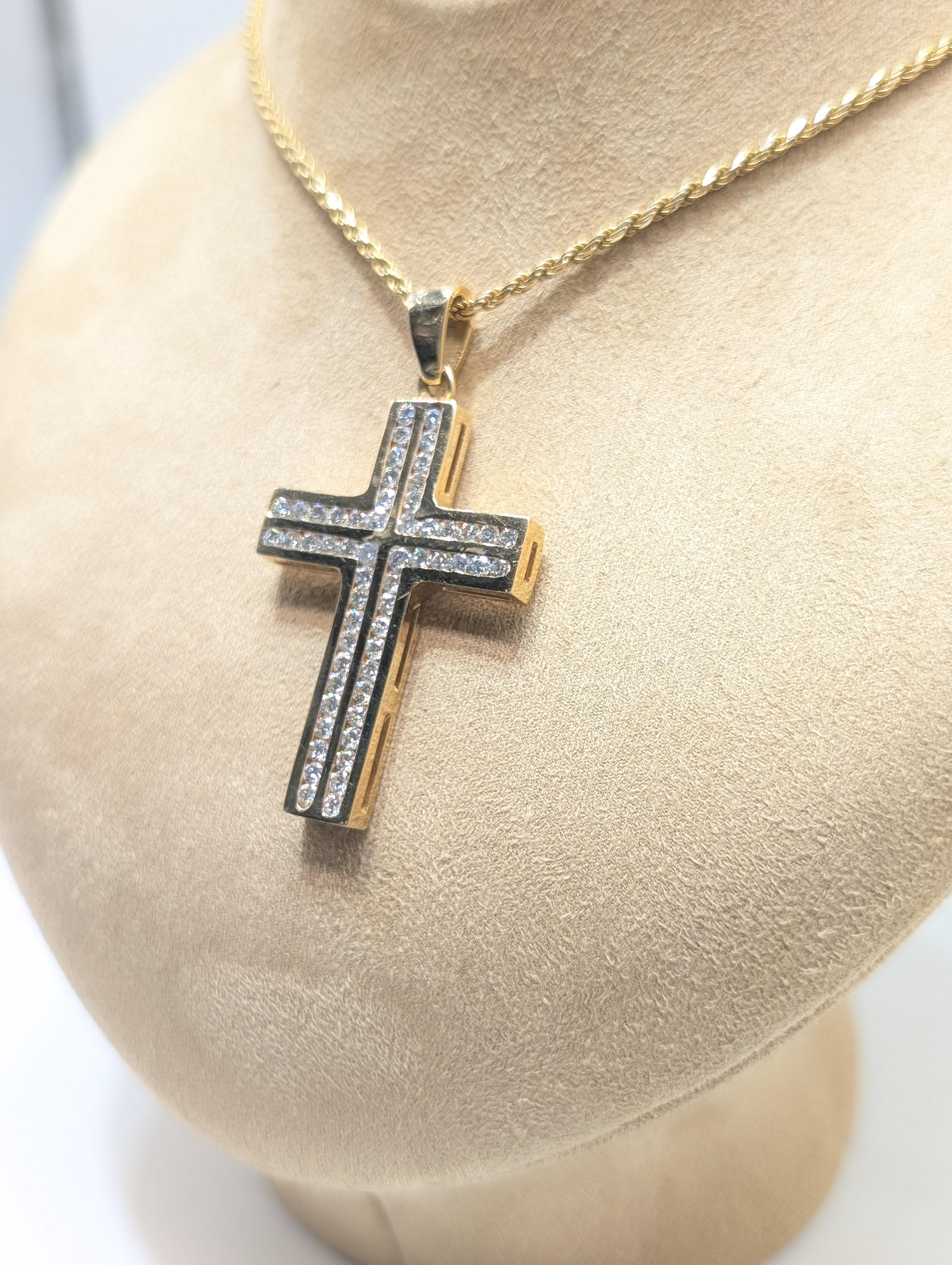 Round Cut 14k Yellow Gold Solid Diamond Cross For Sale