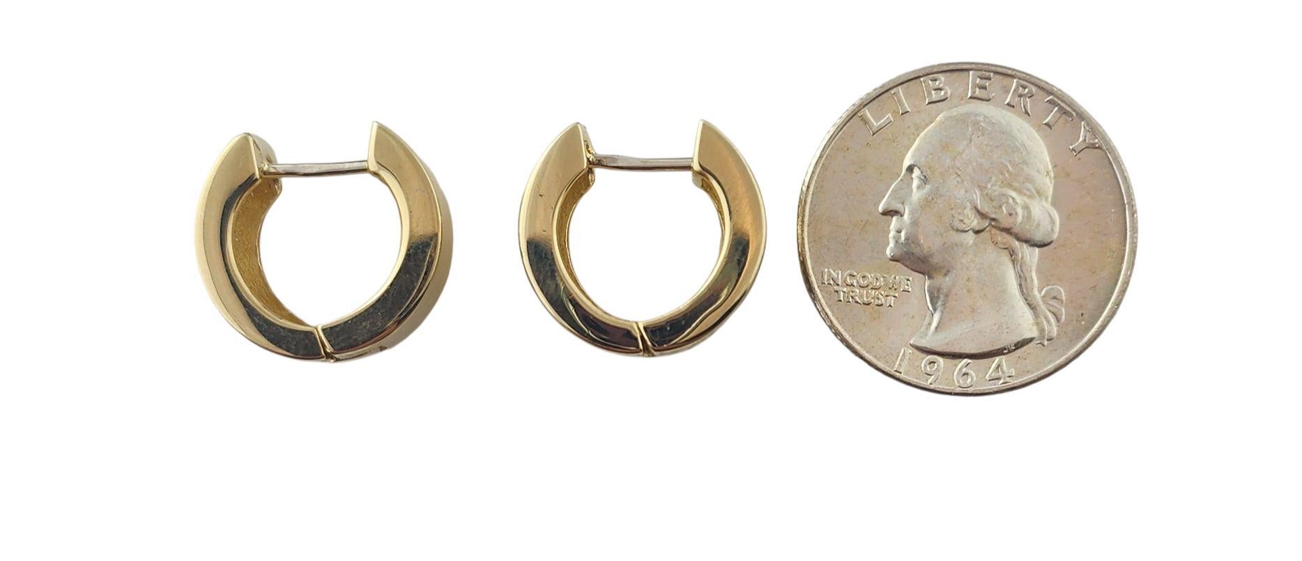 Contemporaneo Orecchini a cerchio con cerniera Huggie in oro giallo 14k #23097 in vendita