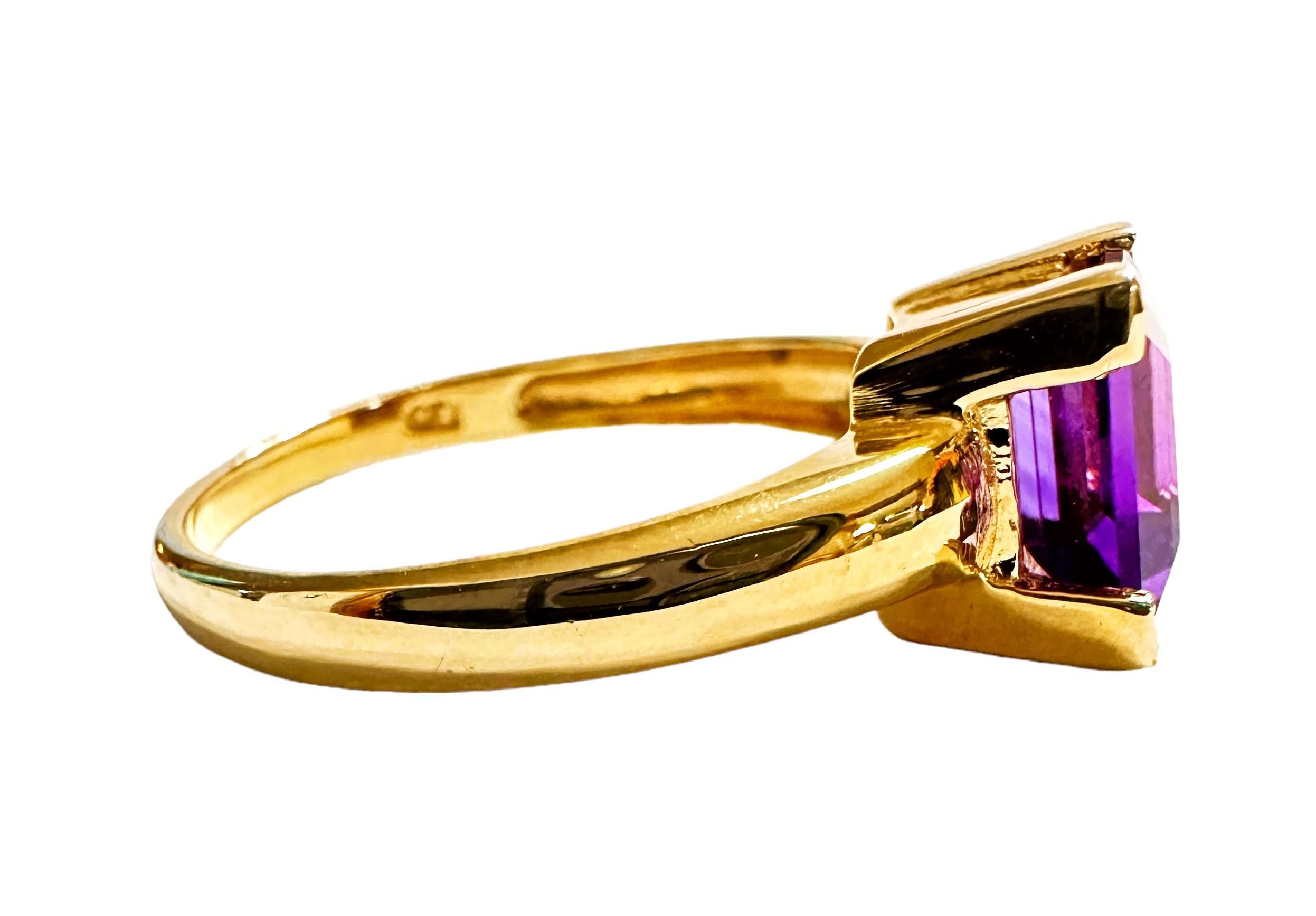 14k Gelbgold Solitär Amethyst Modernistischer Ring Größe 6,75 im Angebot 3