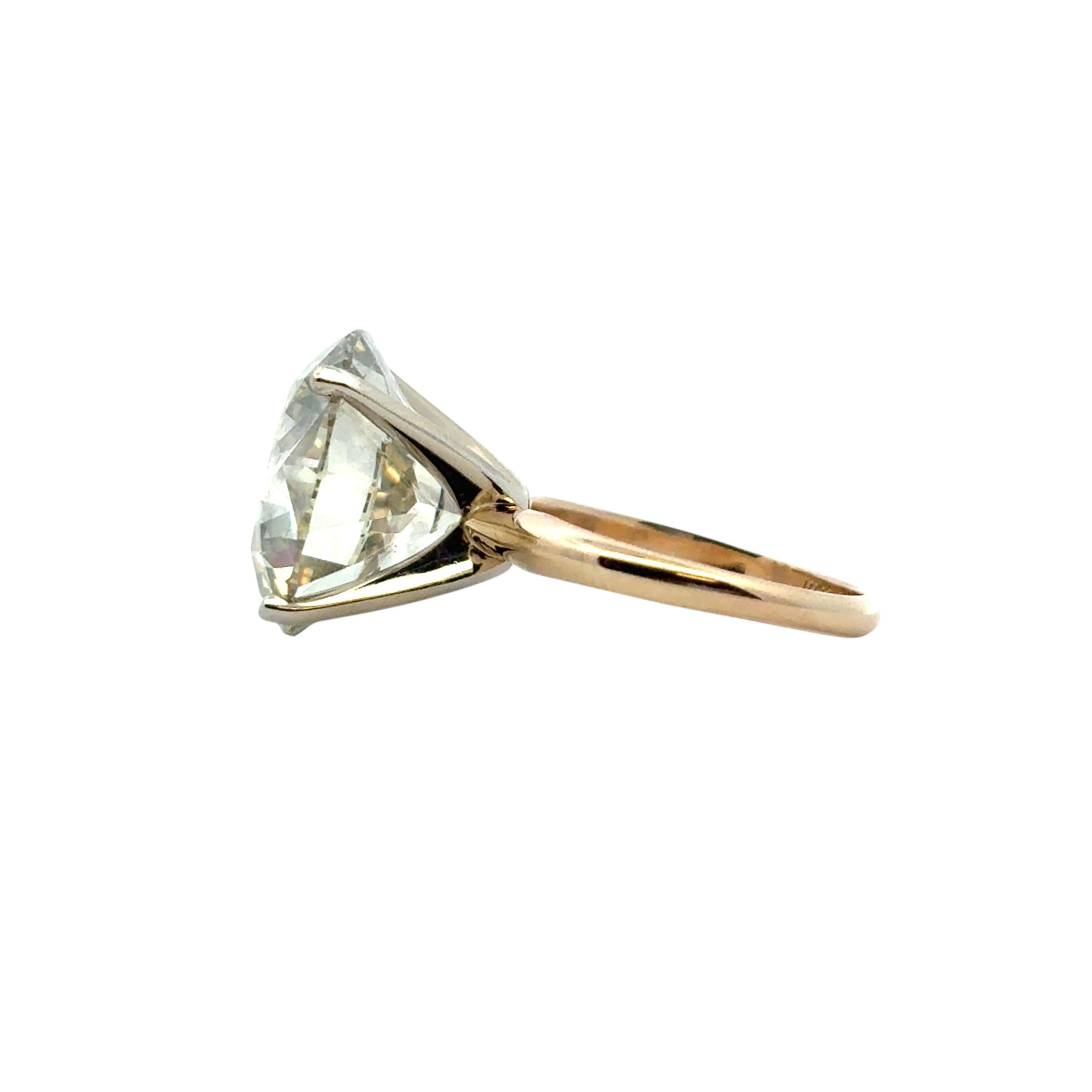 14k Yellow Gold Solitaire Ring Set with a 15.30ct Round Brilliant Diamond For Sale 4