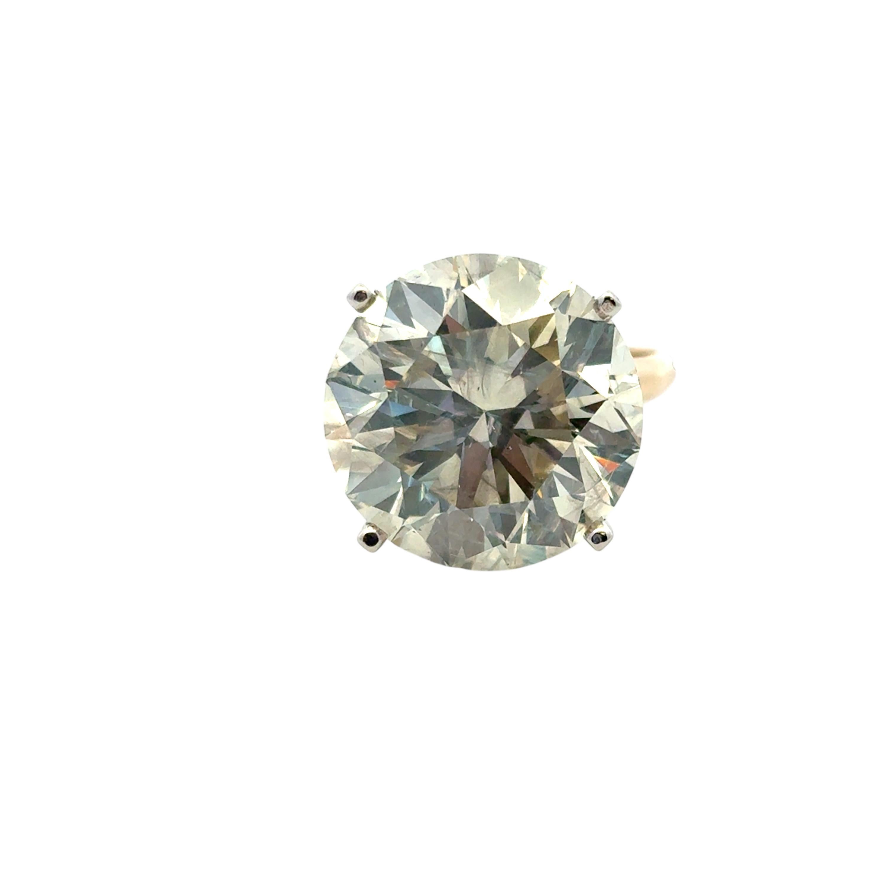 14k Yellow Gold Solitaire Ring Set with a 15.30ct Round Brilliant Diamond For Sale 6