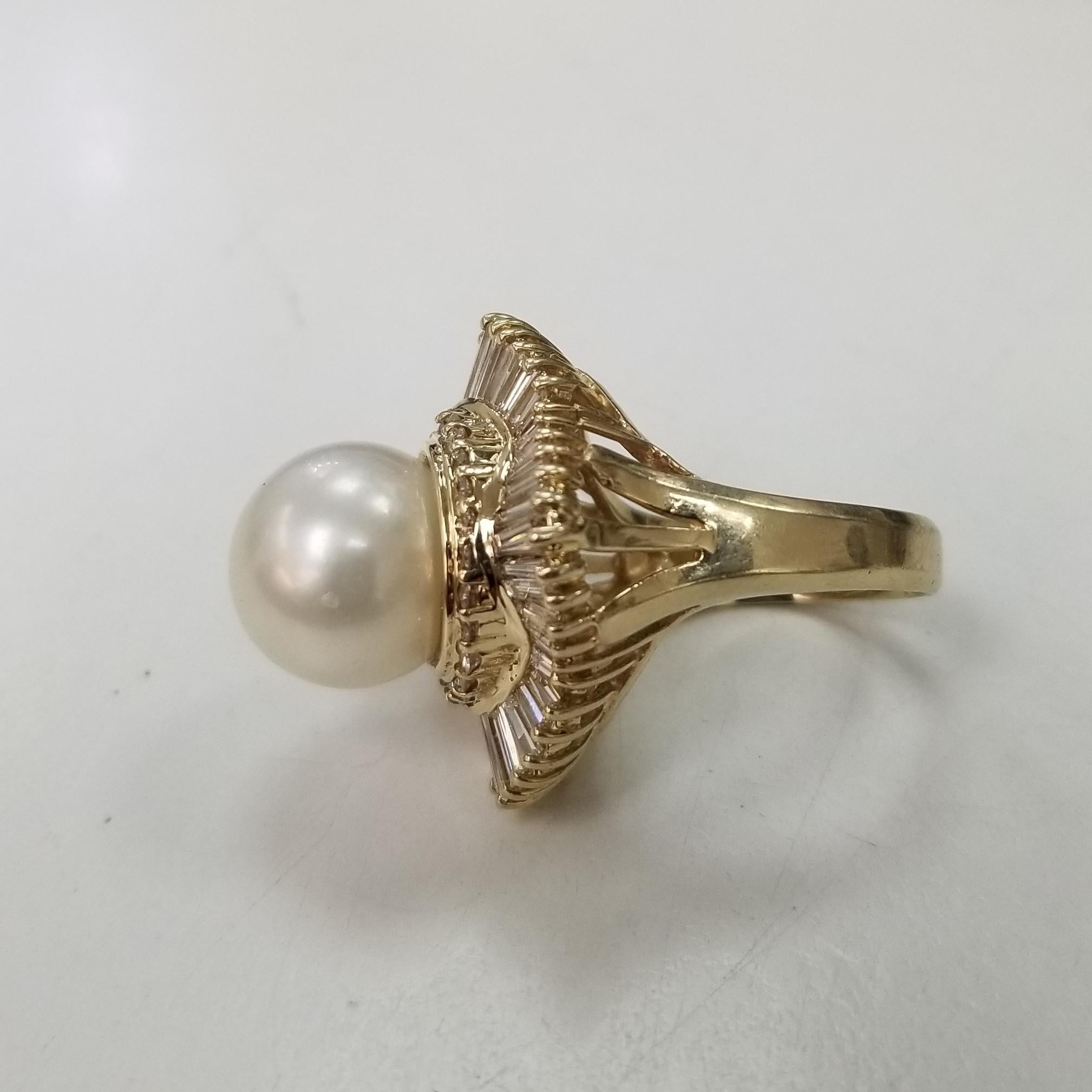 Contemporary 14 Karat Yellow Gold South Sea Pearl with Diamonds Baguette Ballerina For Sale