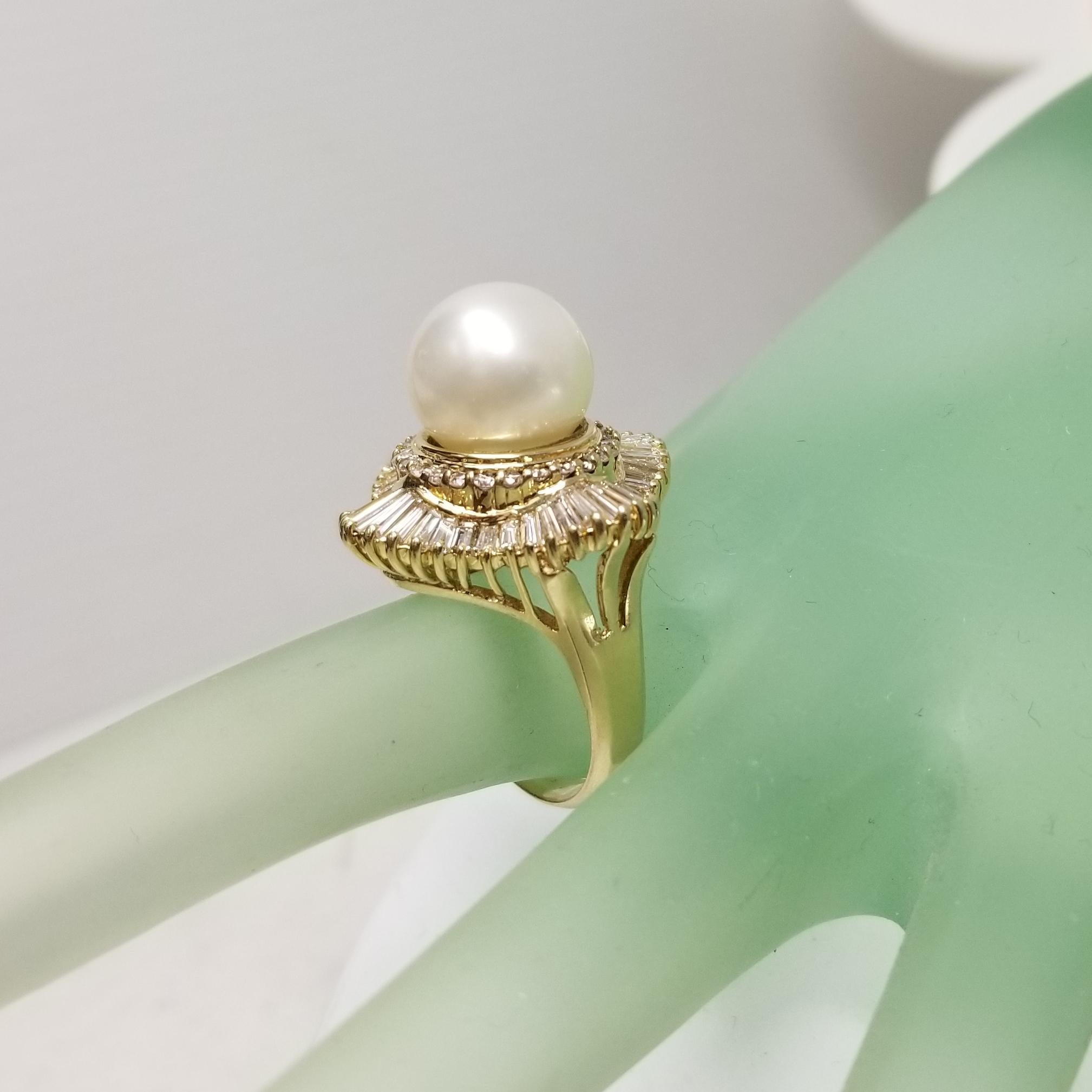 14 Karat Yellow Gold South Sea Pearl with Diamonds Baguette Ballerina For Sale 2