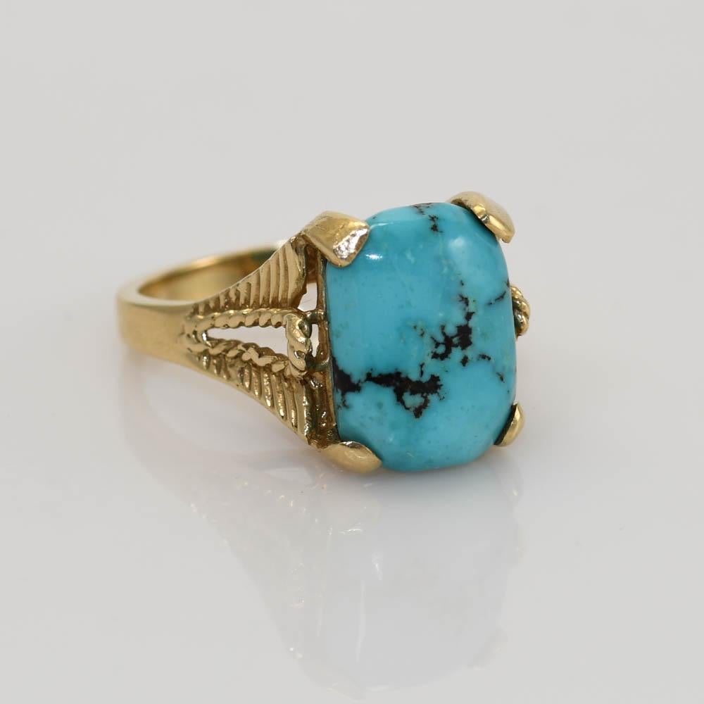 14k Yellow Gold Sqaure Turquoise Ring In Excellent Condition For Sale In Laguna Beach, CA