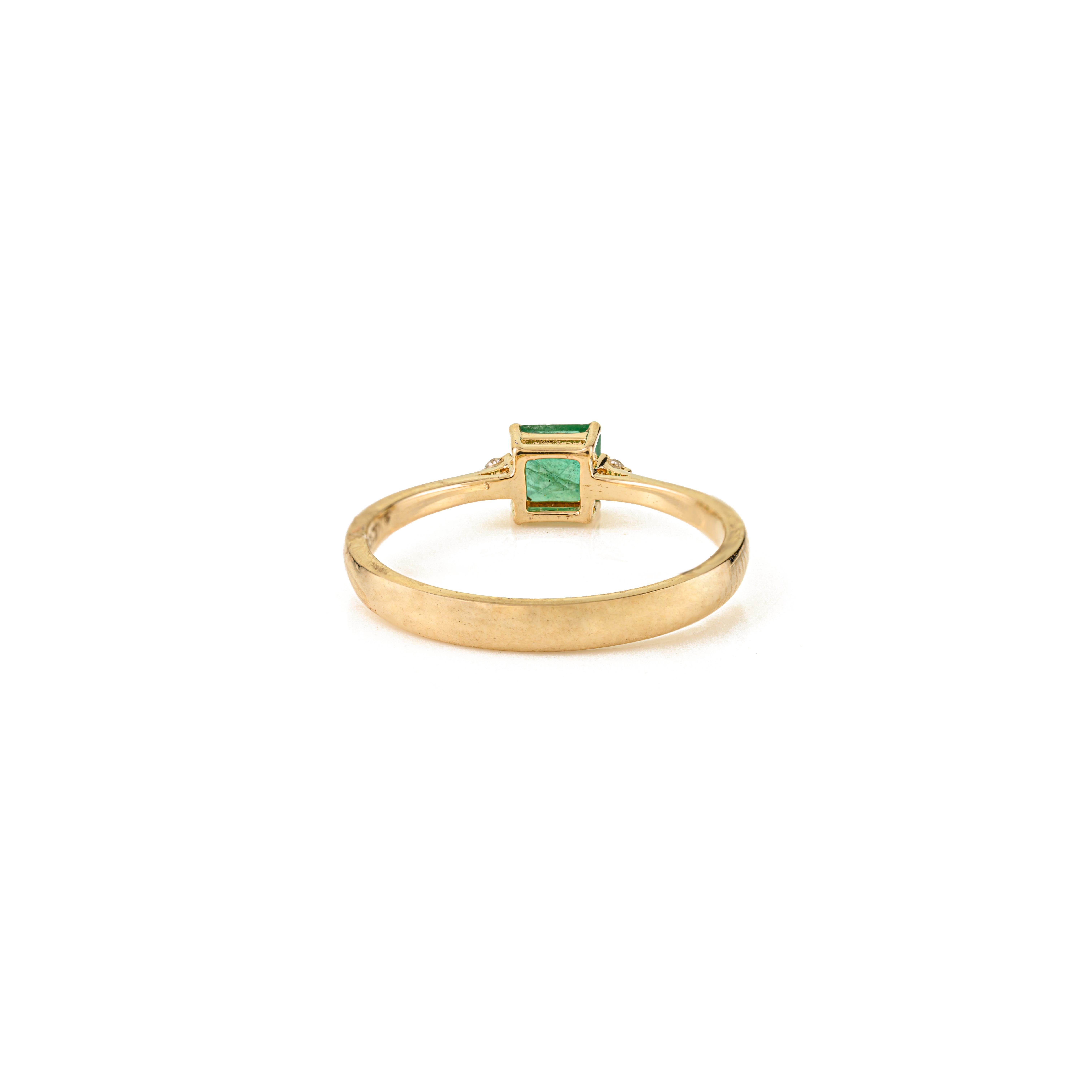 For Sale:  14K Yellow Gold Square Cut Natural Emerald & Diamond Three-Stone Minimalist Ring 5
