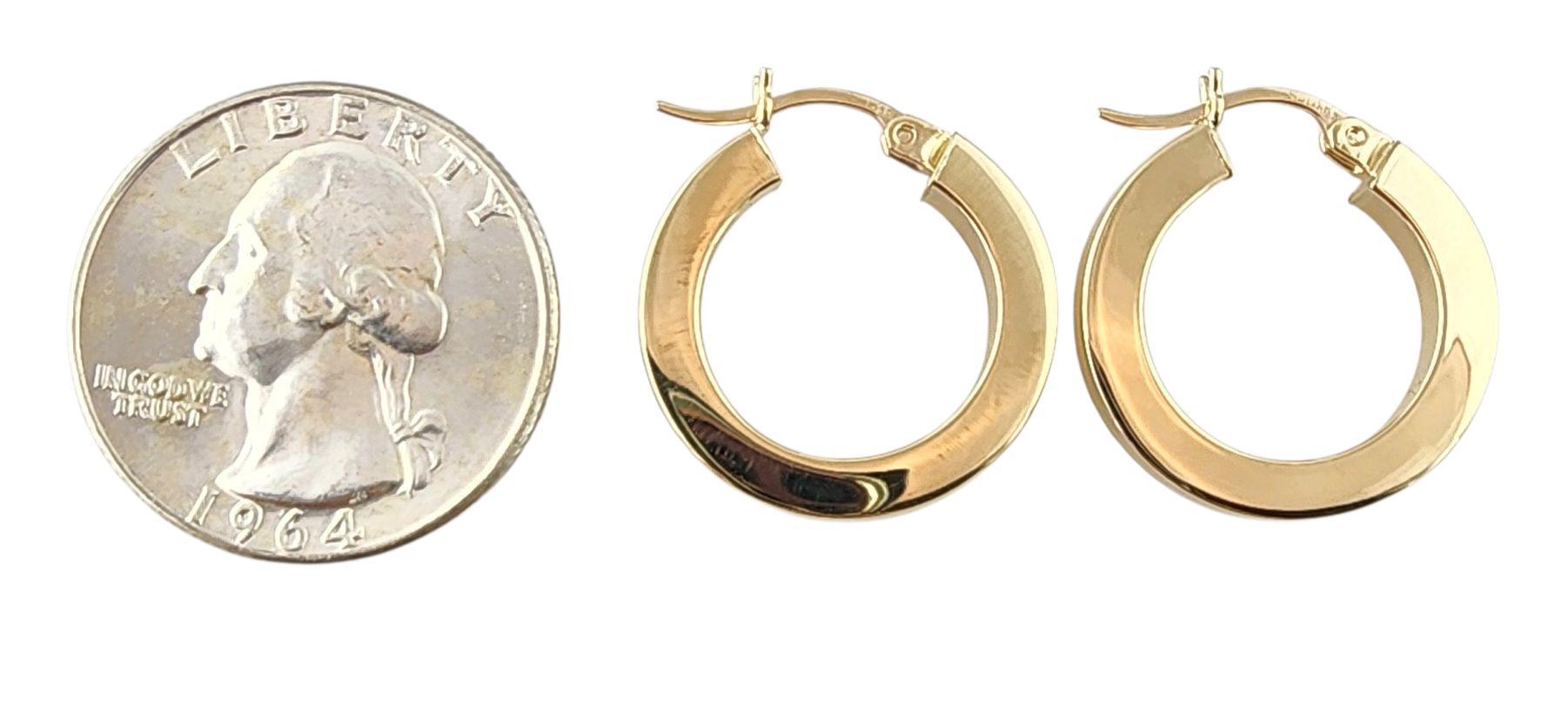 Boucles d'oreilles en or jaune 14k à bords carrés #23099 en vente 1