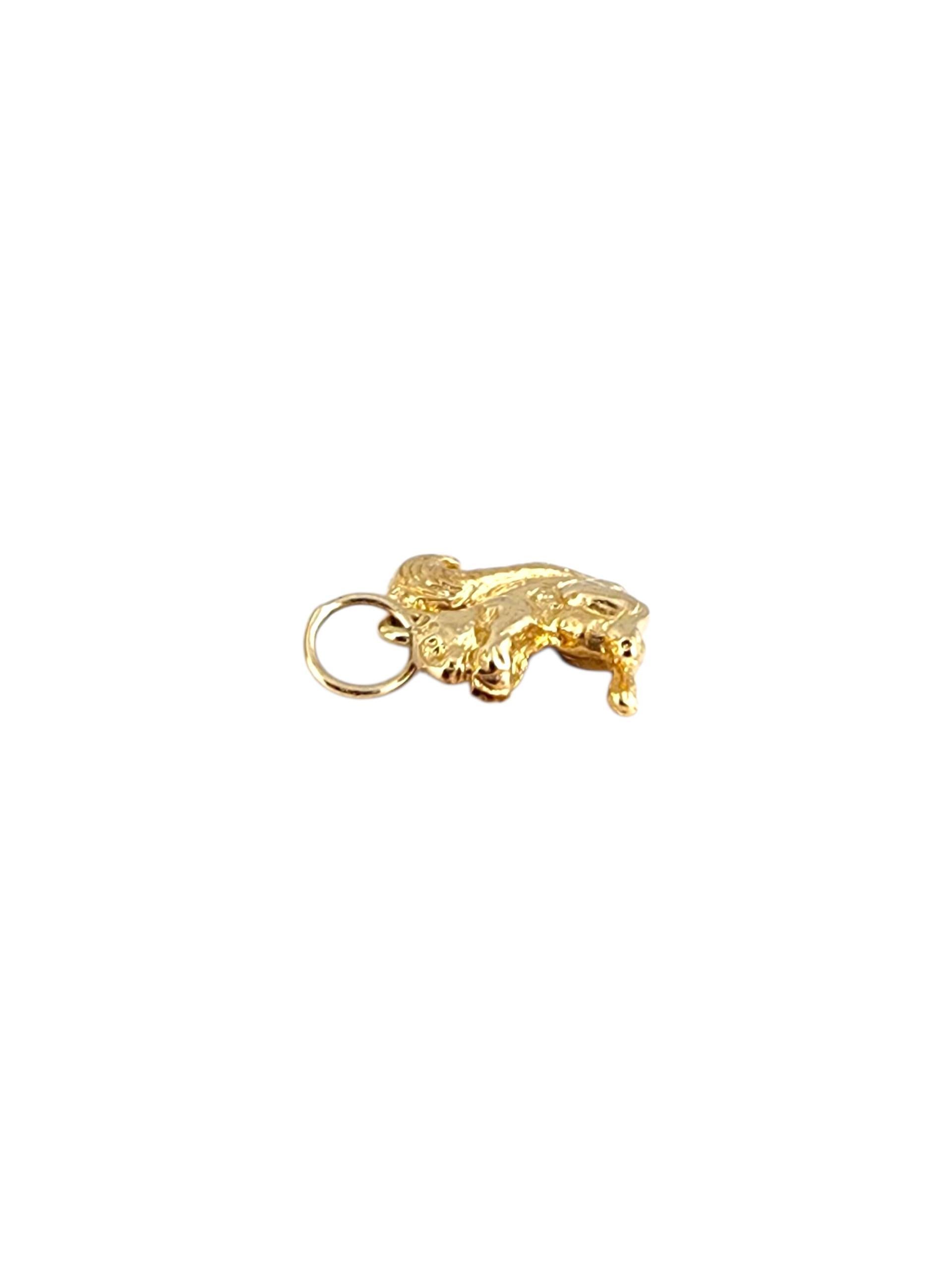 Charm in oro giallo 14K con scoiattolo e dado #22509 In condizioni buone in vendita a Washington Depot, CT