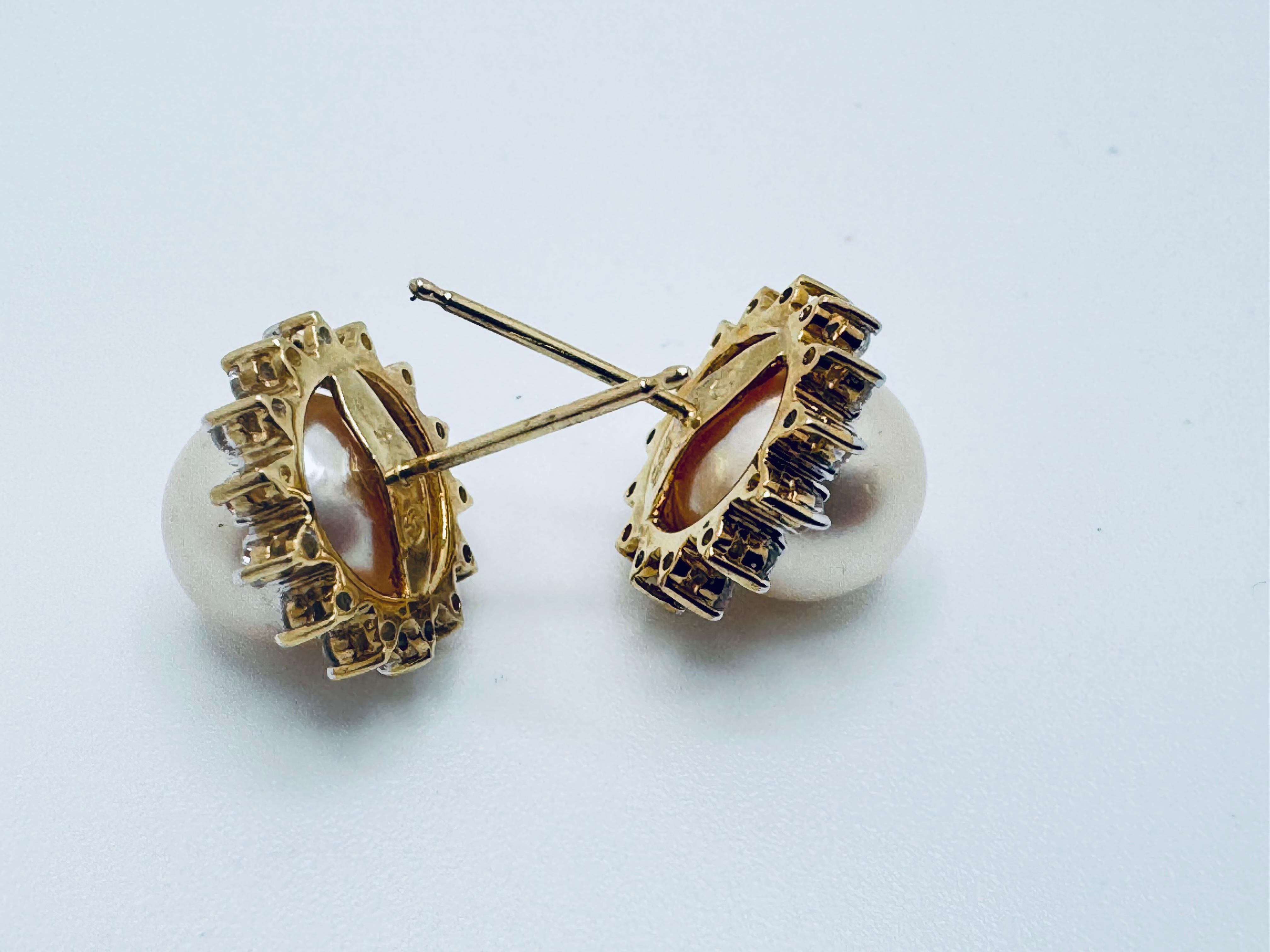 Boucles d'oreilles en or jaune 14K avec diamant étoilé et perle d'Akoya Bon état - En vente à Palm Desert, CA