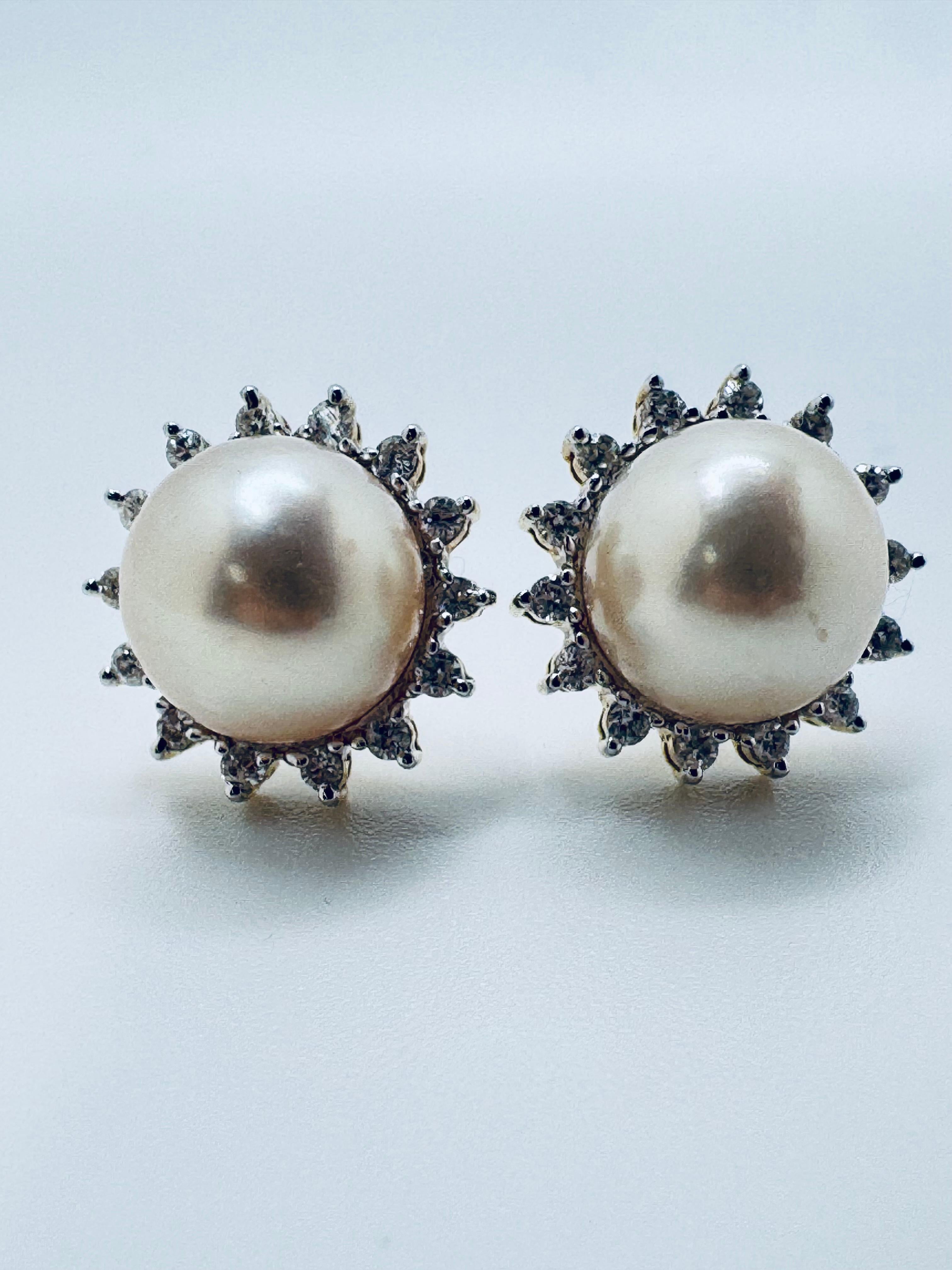 Boucles d'oreilles en or jaune 14K avec diamant étoilé et perle d'Akoya en vente 2