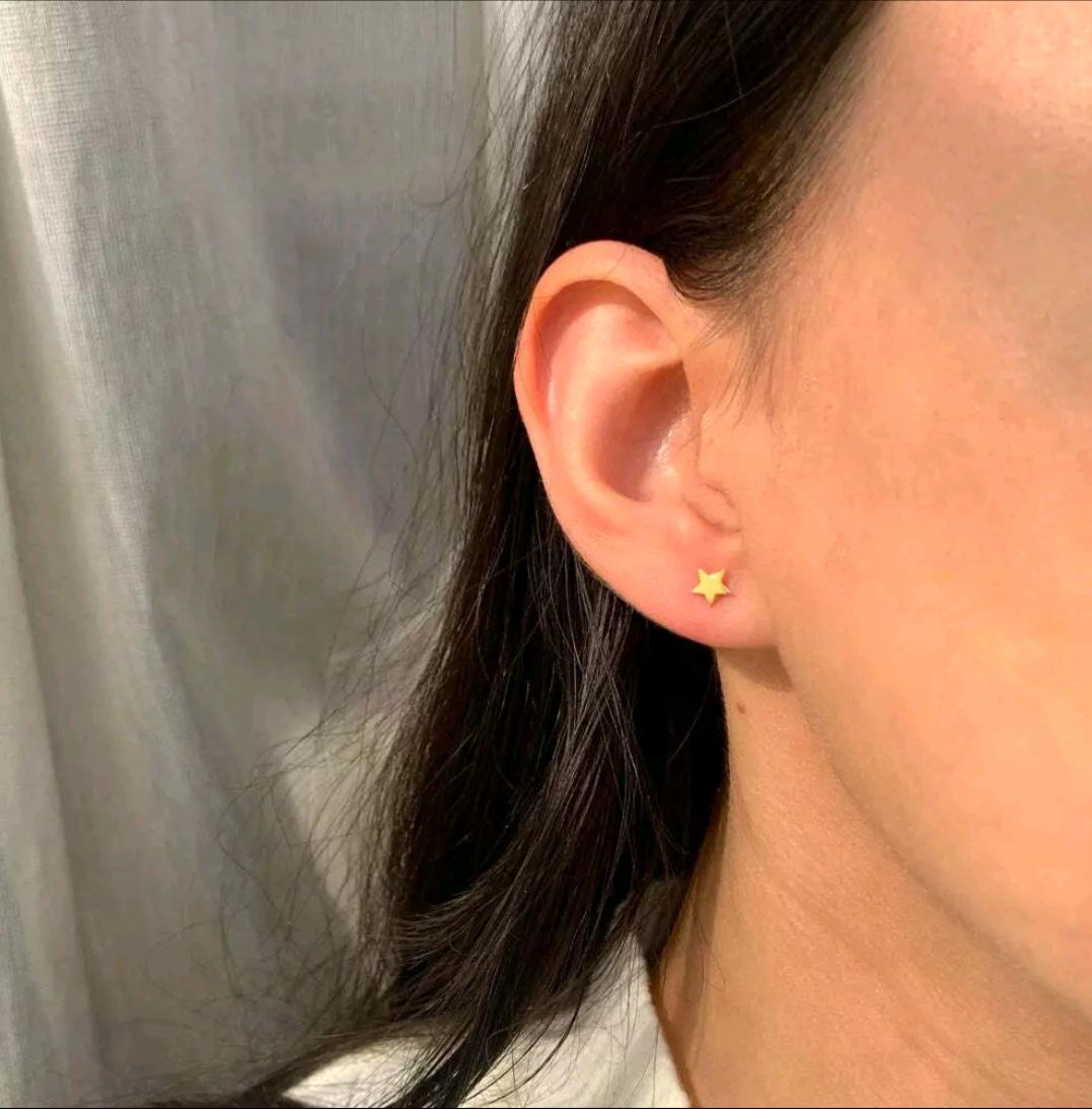 14K Yellow Gold Star Ear Studs Minimalist star studs Anniversary Unisex Gift For Sale 1