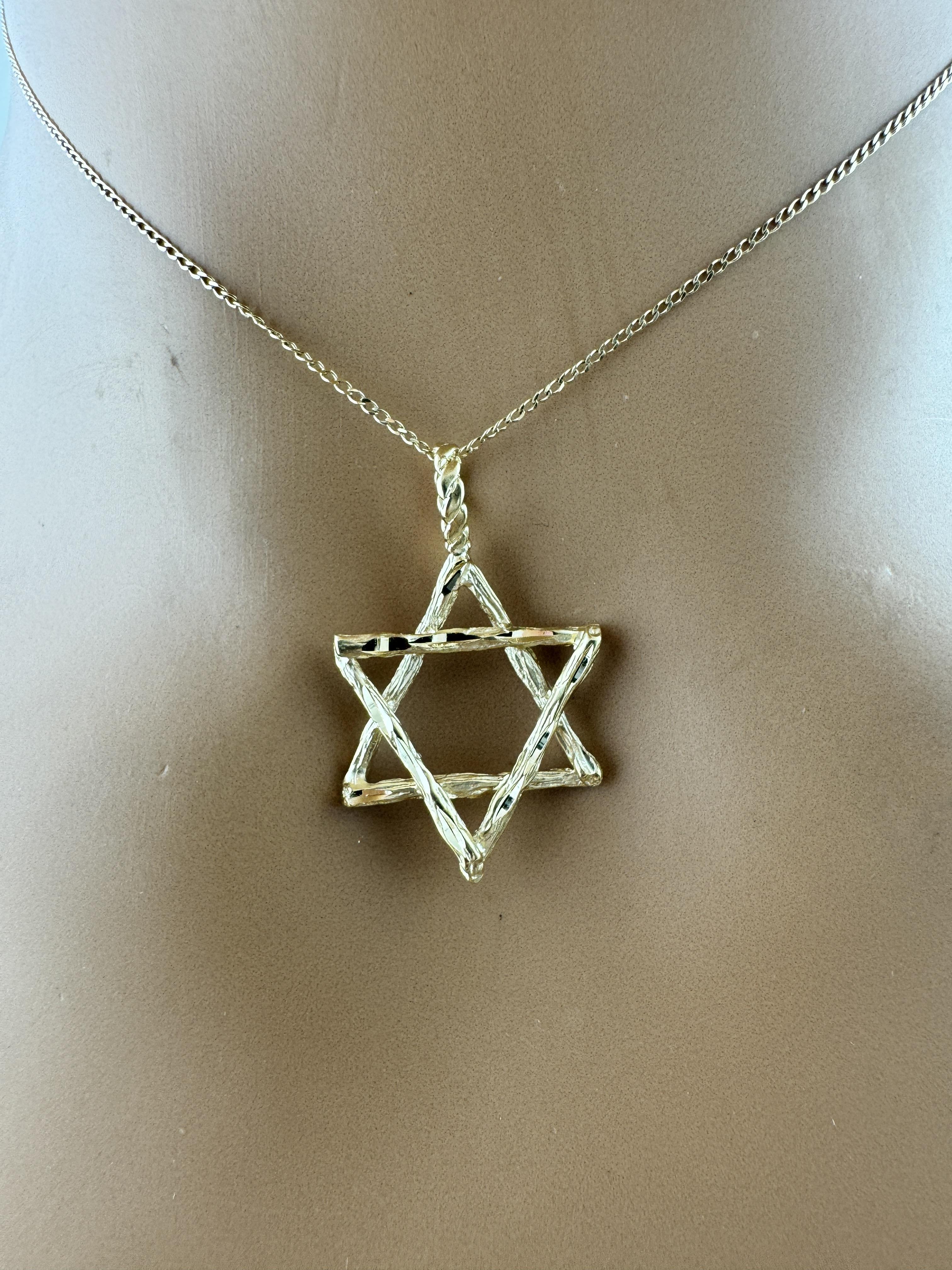 Pendentif étoile de David Bark finition en or jaune 14 carats n° 19601 en vente 8