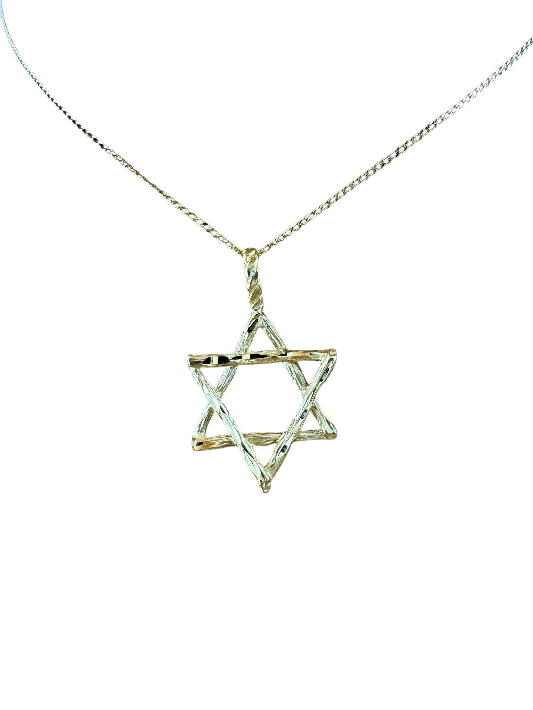 Pendentif étoile de David Bark finition en or jaune 14 carats n° 19601 Bon état - En vente à Washington Depot, CT