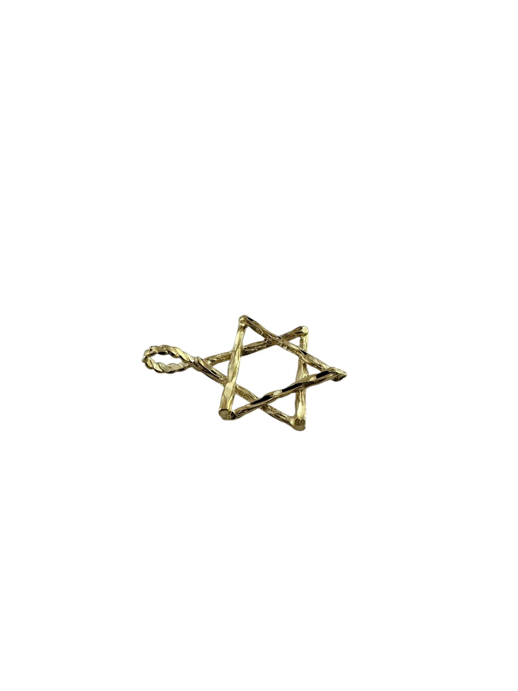 Pendentif étoile de David Bark finition en or jaune 14 carats n° 19601 en vente 3