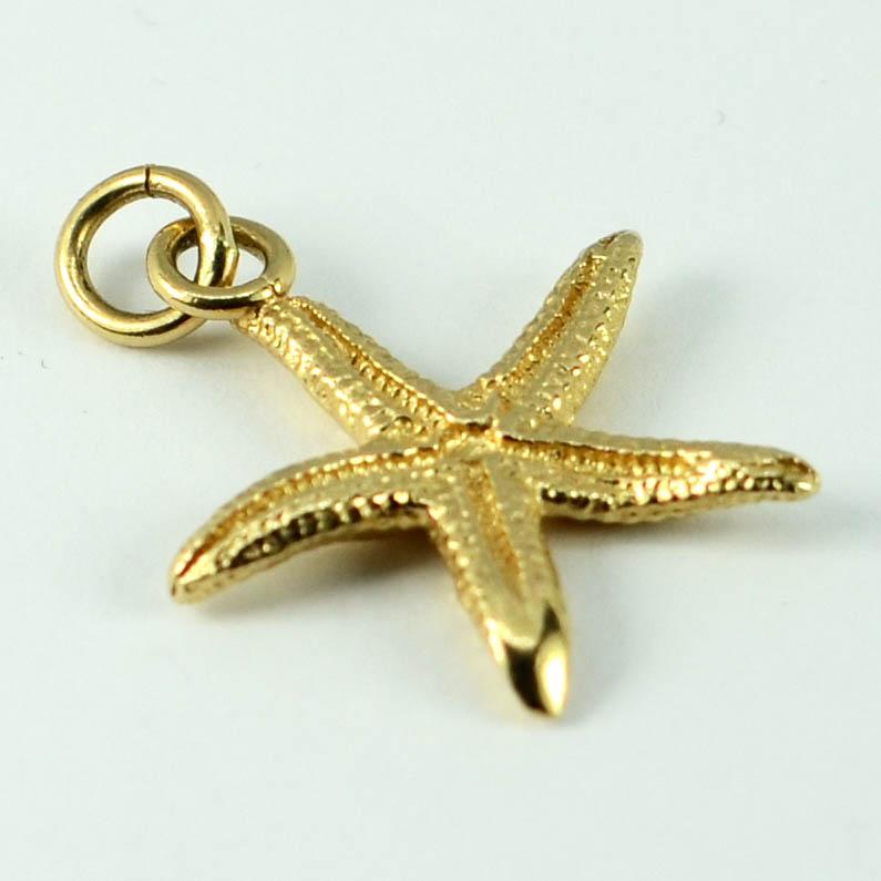 14 Karat Yellow Gold Starfish Charm Pendant In Good Condition In London, GB