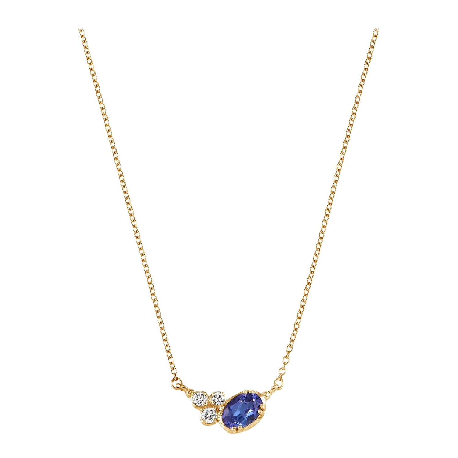 Colgante de tanzanita ovalada Stargazer de oro amarillo de 14k