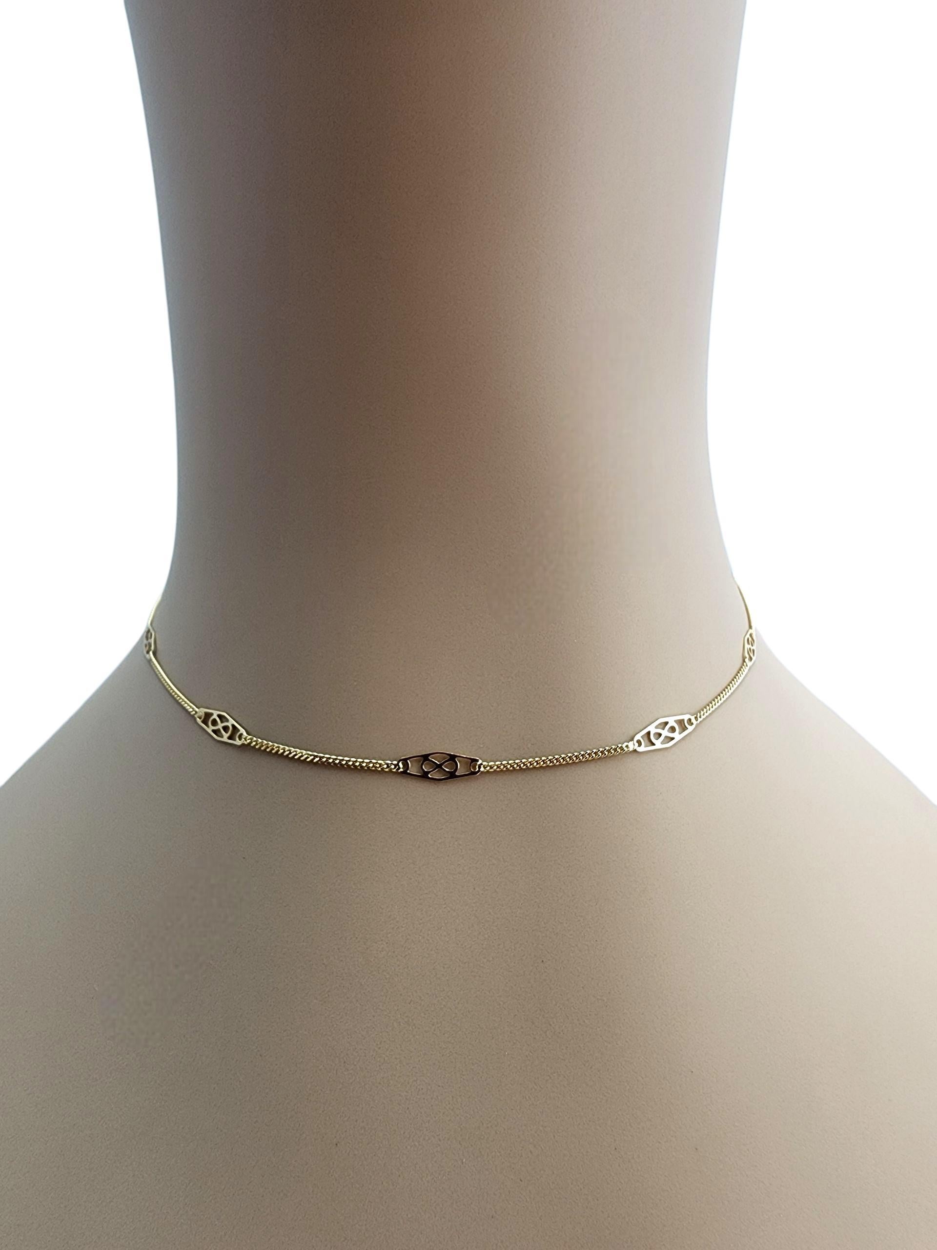 Collar Estación Oro Amarillo 14K 14.5