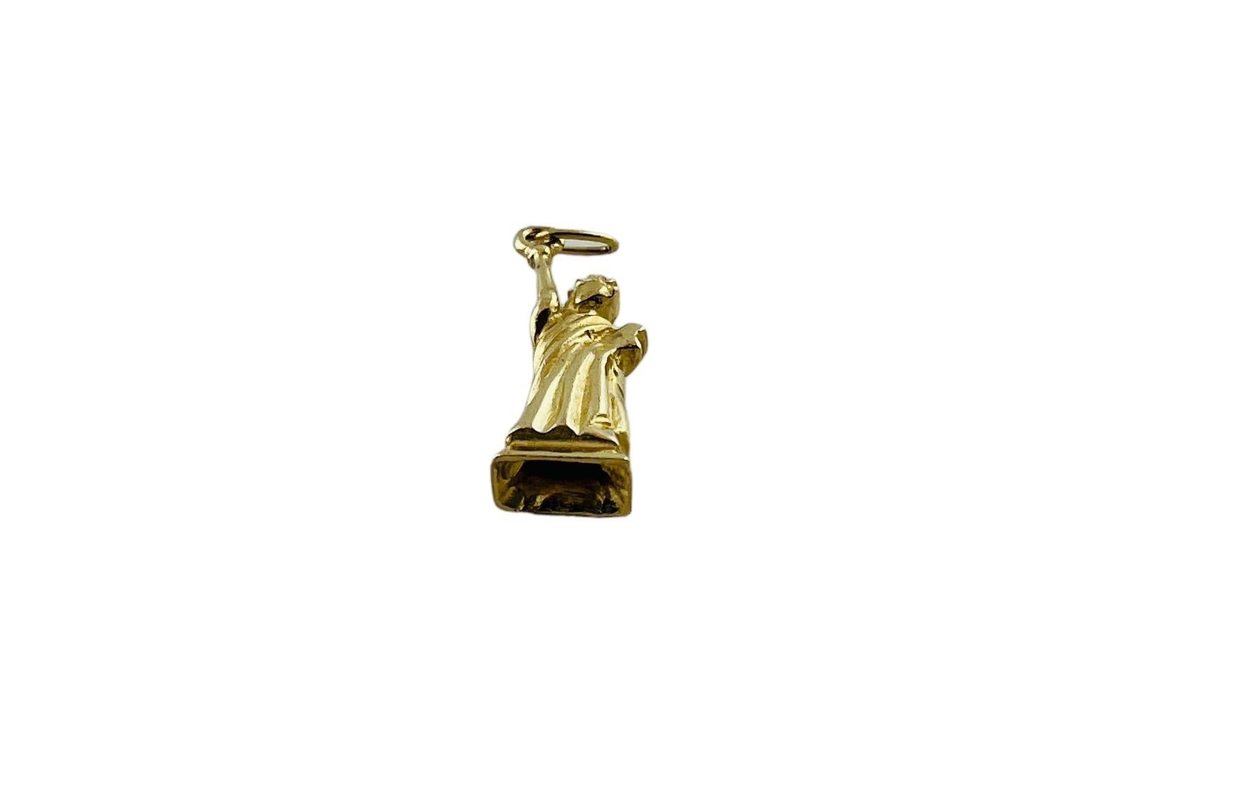 14K Yellow Gold Statue of Liberty Charm Pendant #15553 For Sale 1