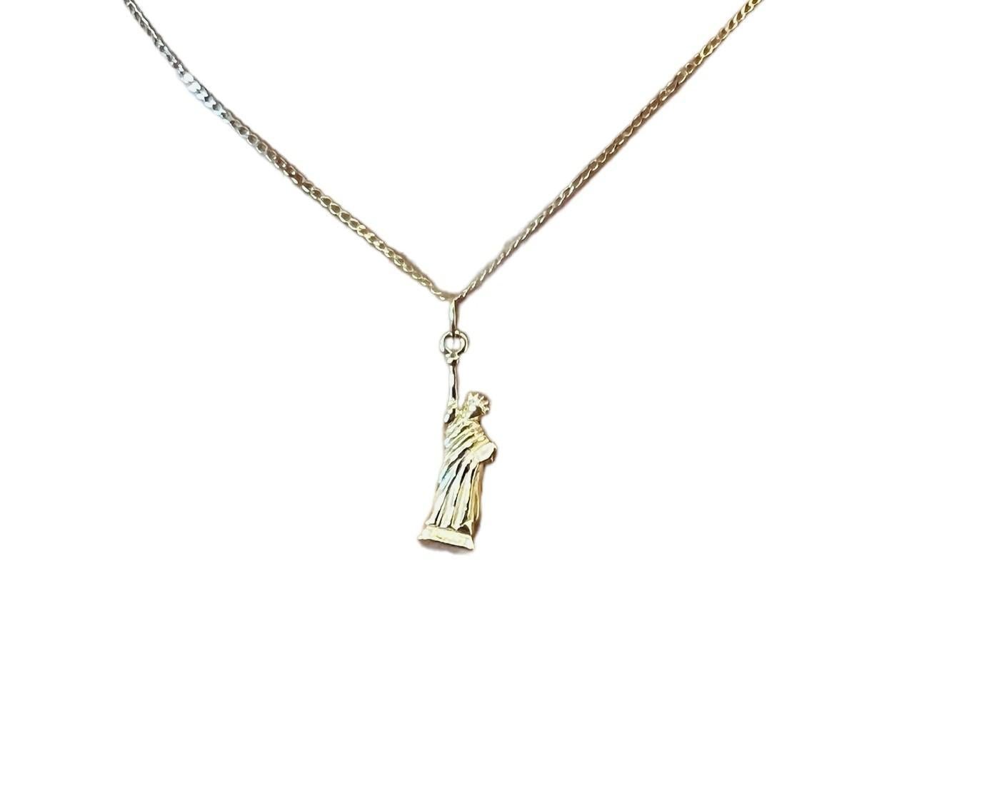 14K Yellow Gold Statue of Liberty Charm Pendant #15553 For Sale 3
