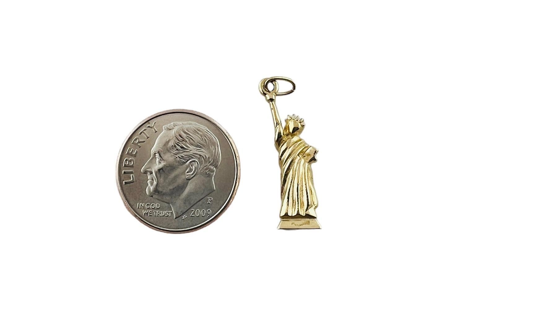 14K Yellow Gold Statue of Liberty Charm Pendant #15553 For Sale 4