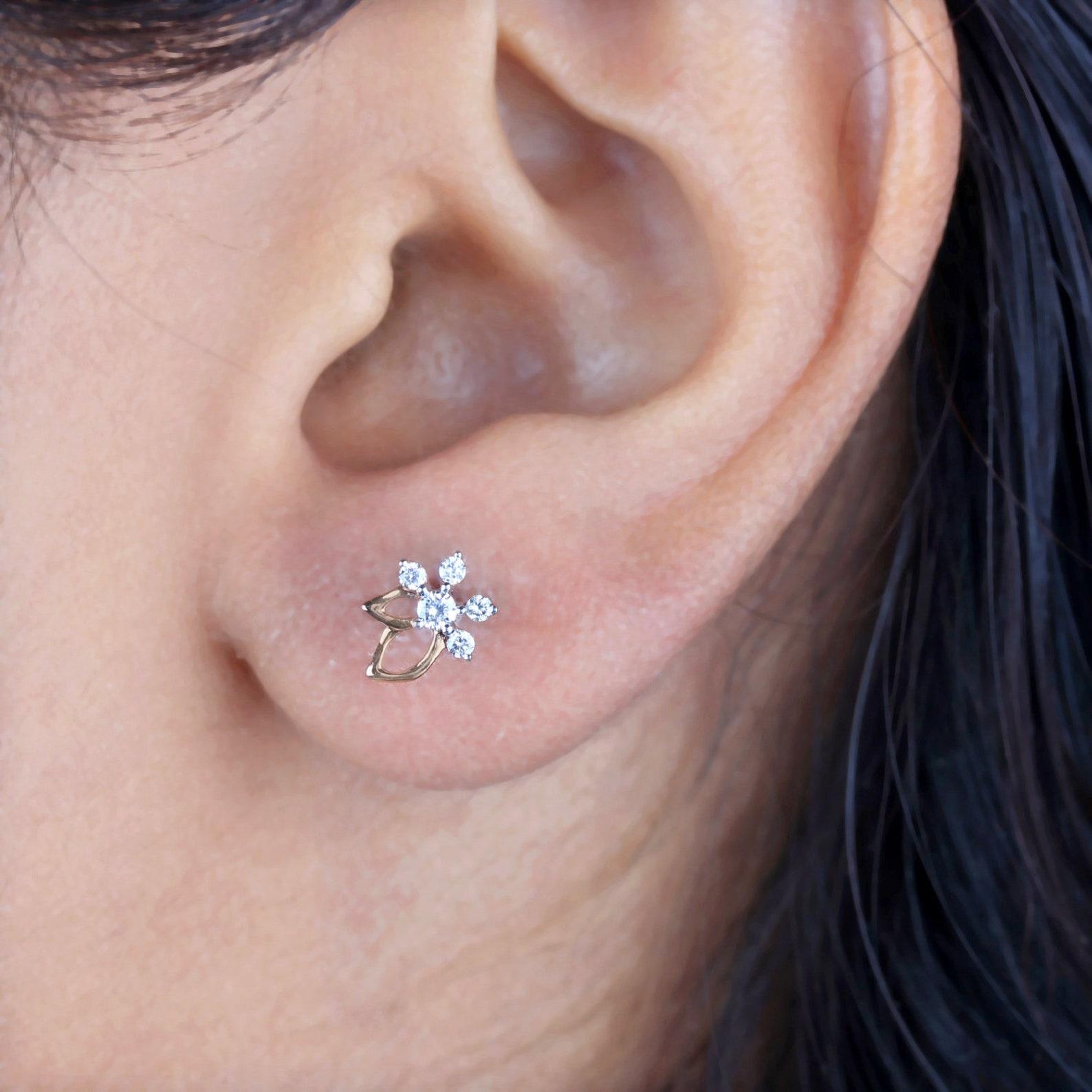 Boucles d'oreilles en or jaune 14k avec diamants naturels Cadeau de mariage pour femmes. Neuf - En vente à Chicago, IL