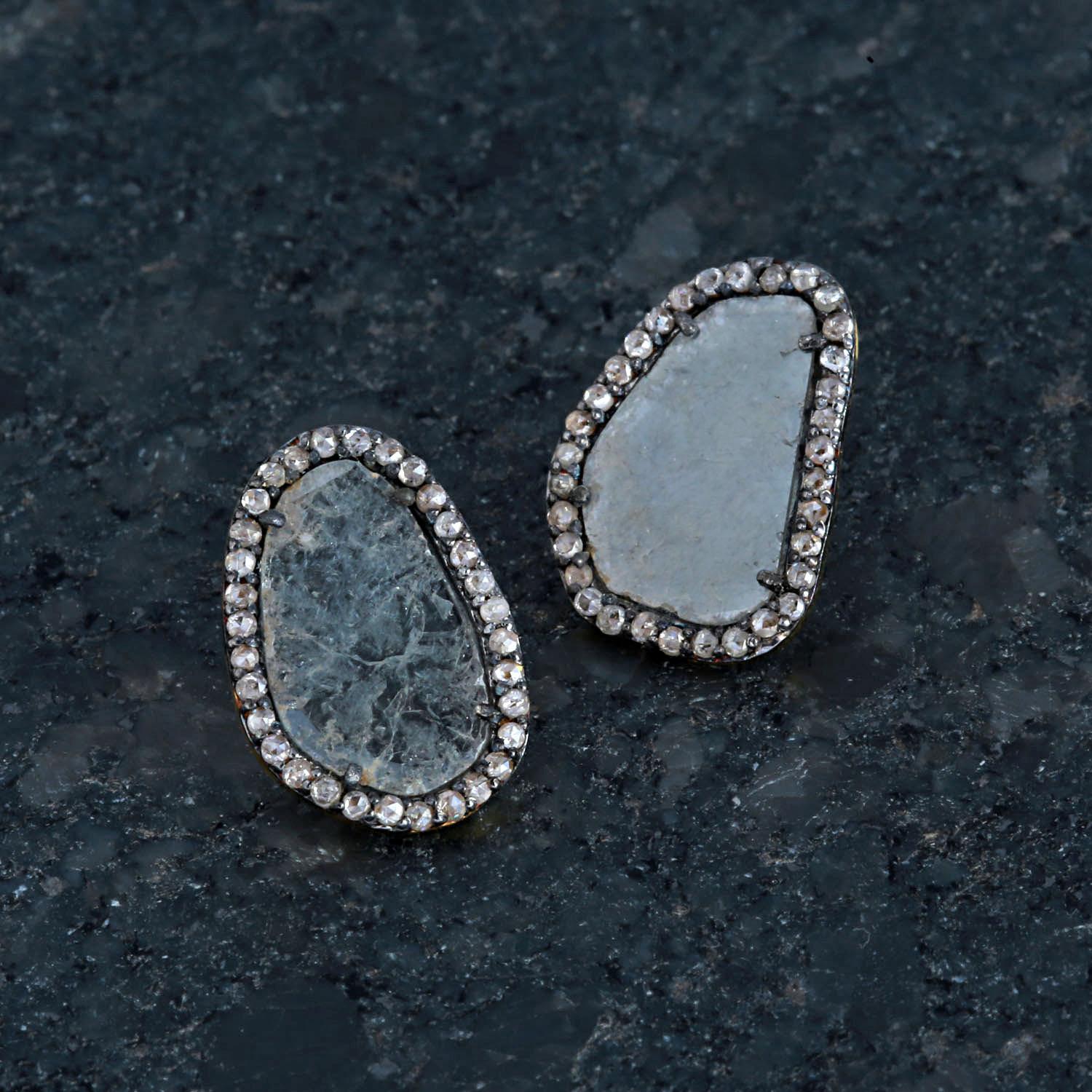 Clous d'oreilles en or jaune 14 carats avec diamants de 2,23 carats Neuf à jaipur, IN