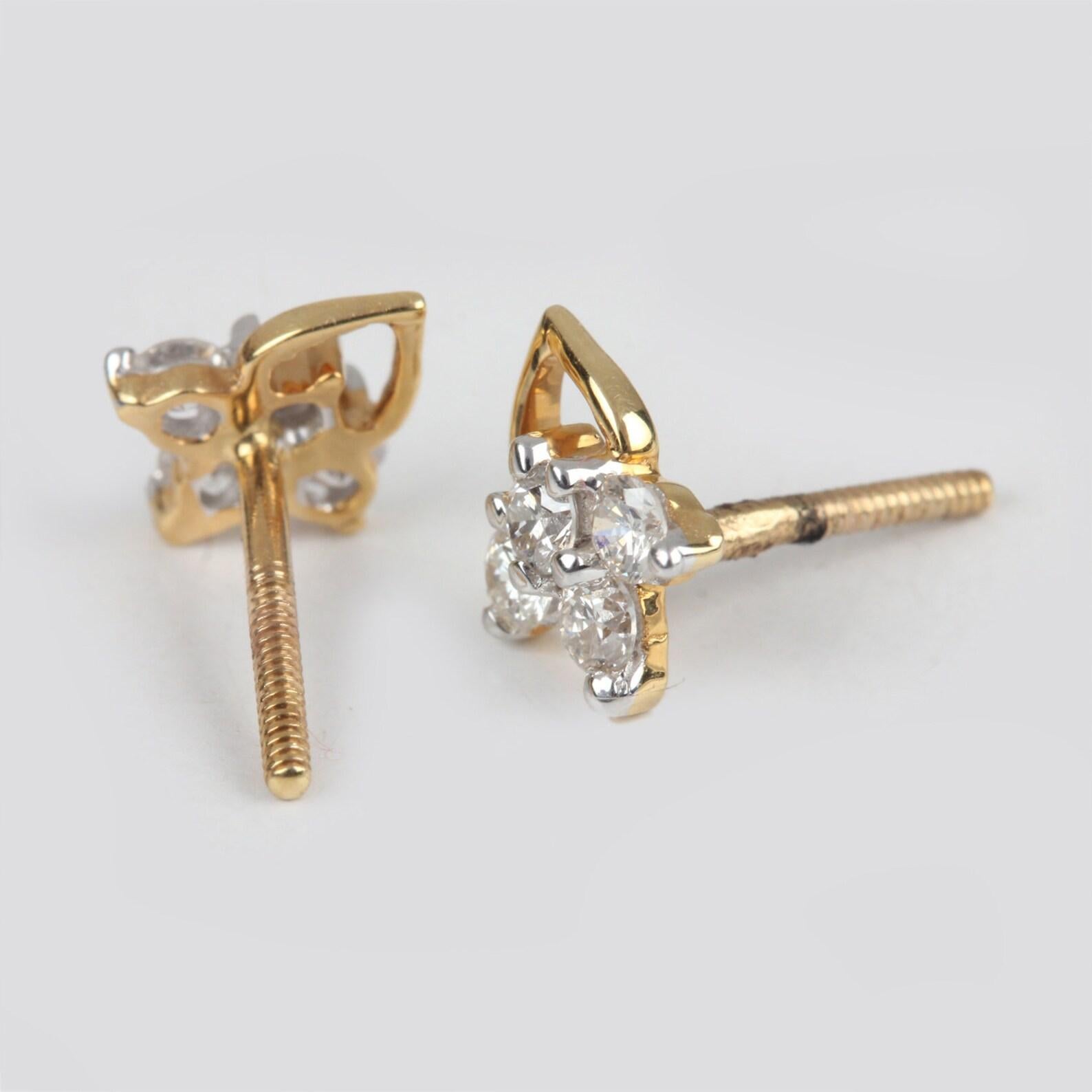 Art Déco Orecchini con borchie in oro giallo 14k Nature Pave Diamond Orecchini bellissimi per le donne. in vendita